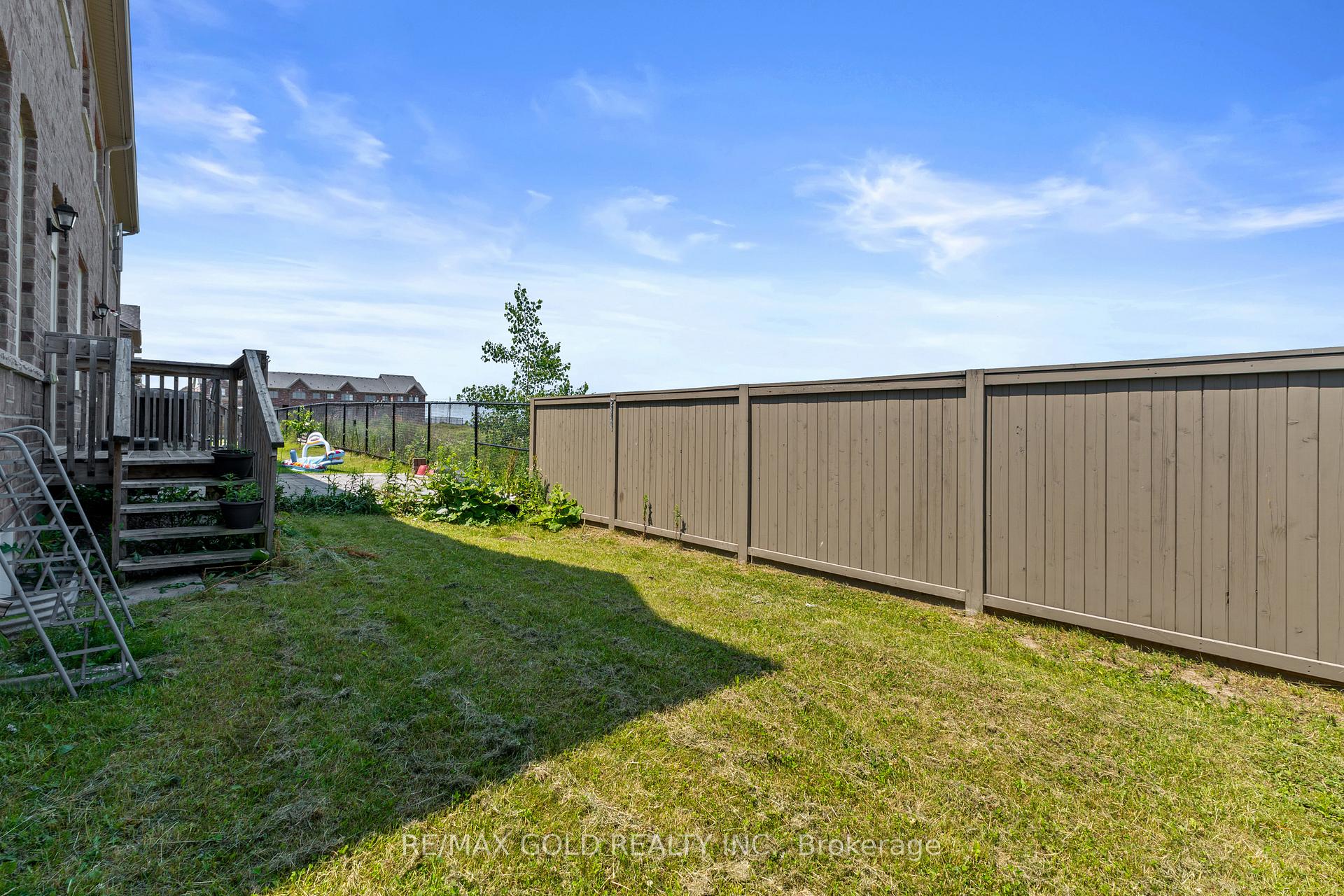 Photo 15 of 324 Veterans Drive, Brampton, Northwest Brampton — HOMEH