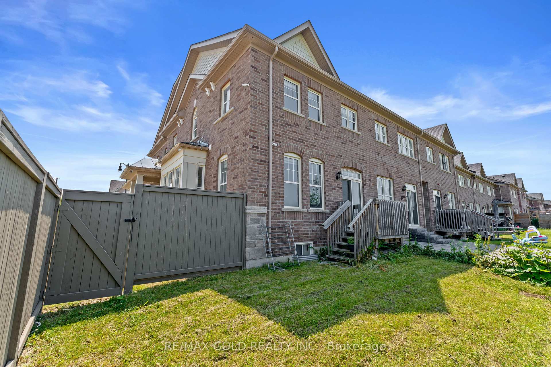 Photo 28 of 324 Veterans Drive, Brampton, Northwest Brampton — HOMEH