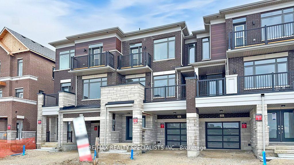 Photo 2 of 18 Monreau Drive, Brampton, Northwest Brampton — HOMEH