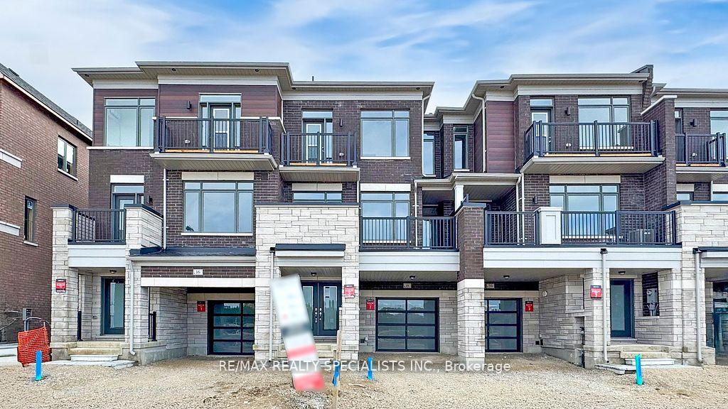 Photo 3 of 18 Monreau Drive, Brampton, Northwest Brampton — HOMEH