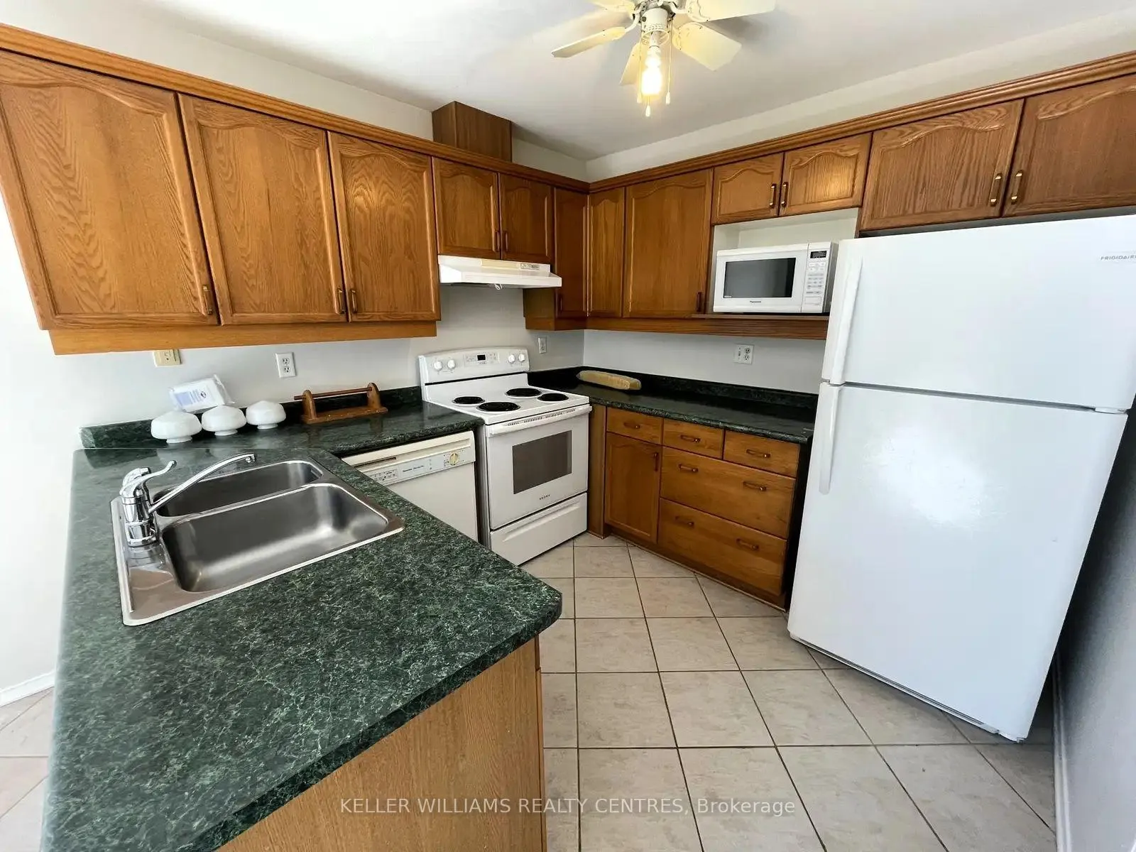 Photo 2 of 111 Athabaska Road, Barrie, Holly — HOMEH