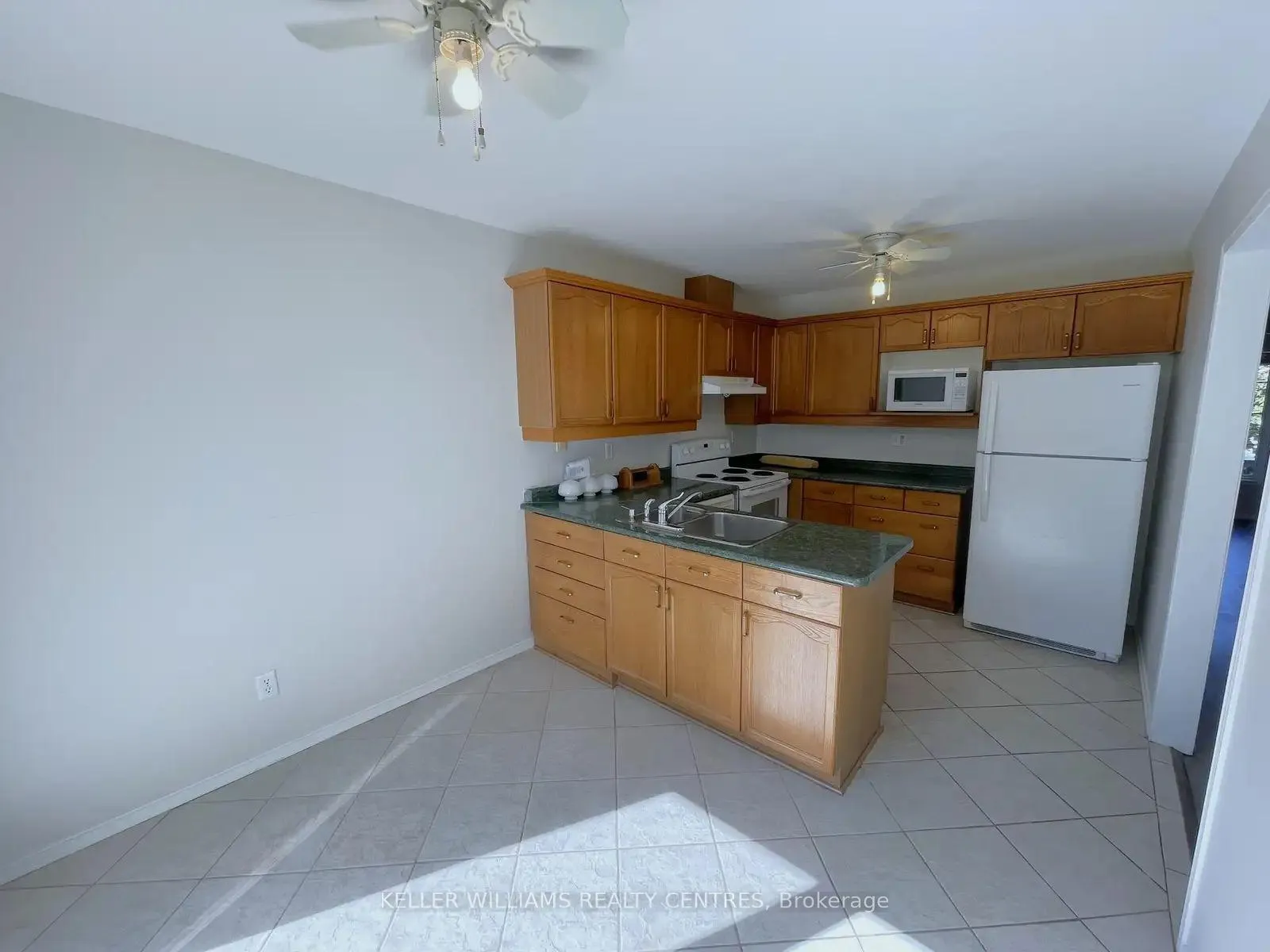 Photo 5 of 111 Athabaska Road, Barrie, Holly — HOMEH