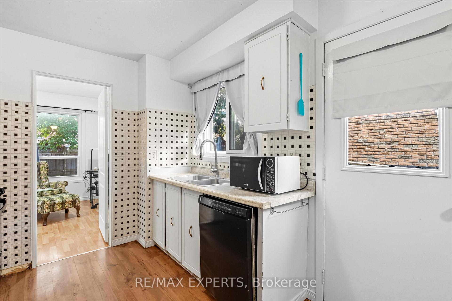 Photo 9 of 36 Nancy Mccredie Drive, Brampton, Brampton West — HOMEH