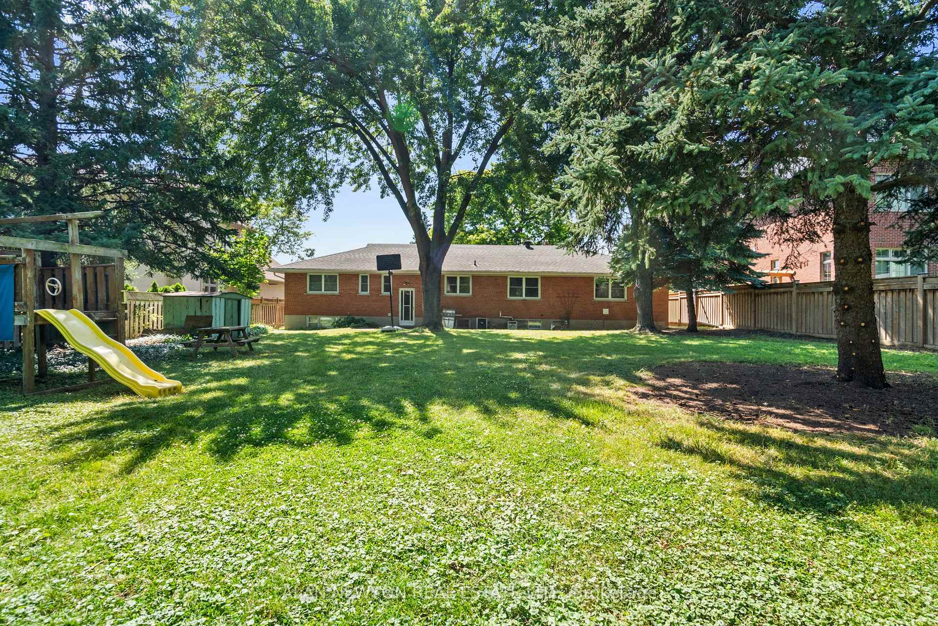 Photo 3 of 21 Vistaview Boulevard, Vaughan, Uplands — HOMEH