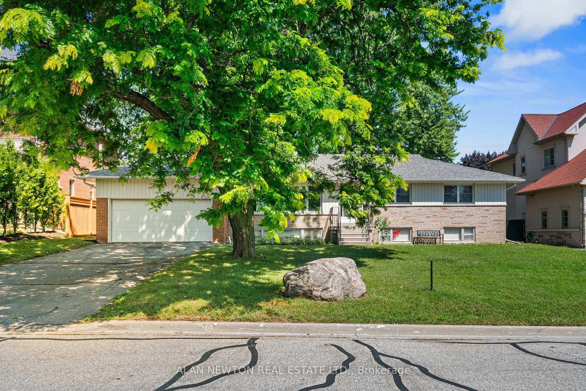Photo 5 of 21 Vistaview Boulevard, Vaughan, Uplands — HOMEH