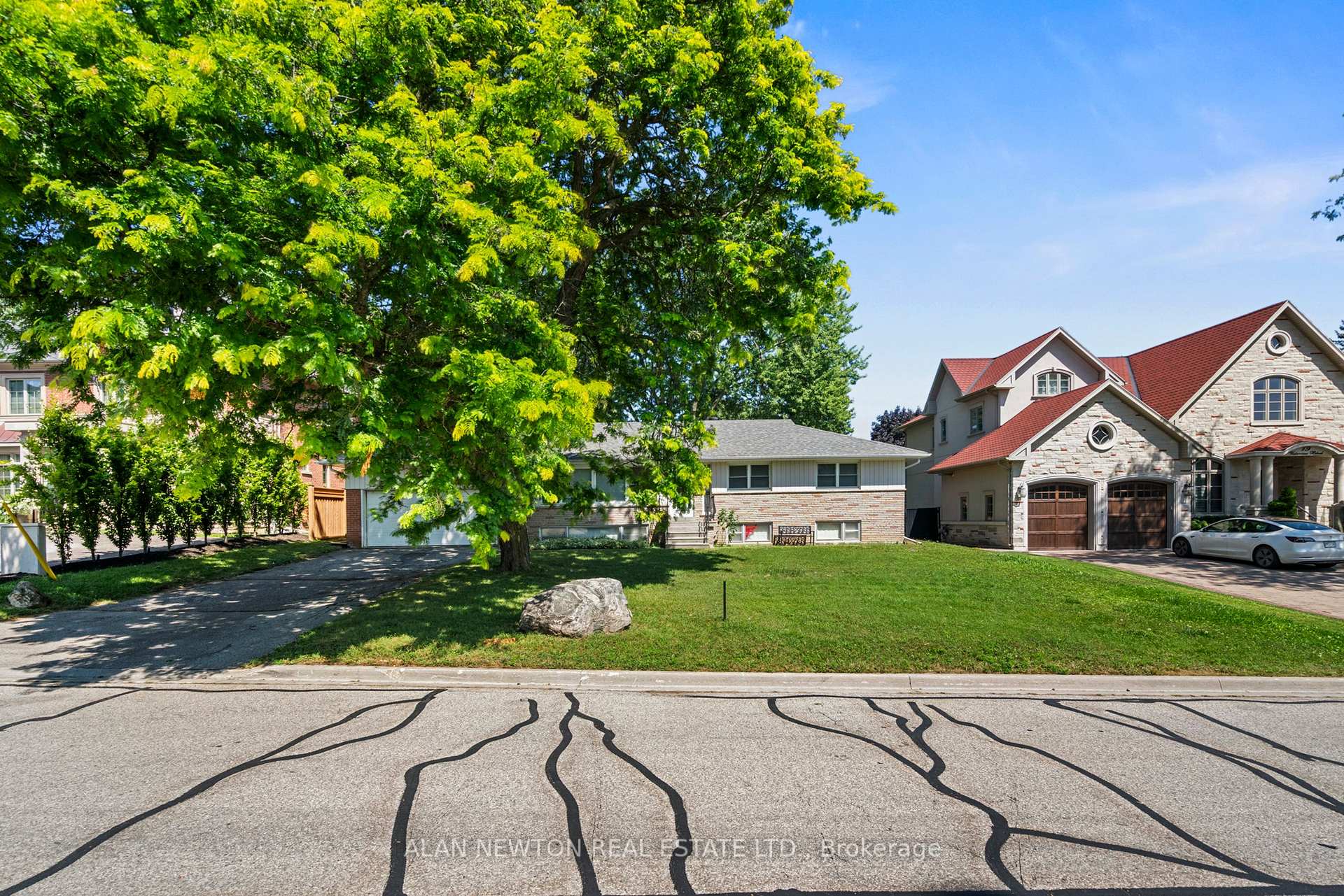 Photo 7 of 21 Vistaview Boulevard, Vaughan, Uplands — HOMEH