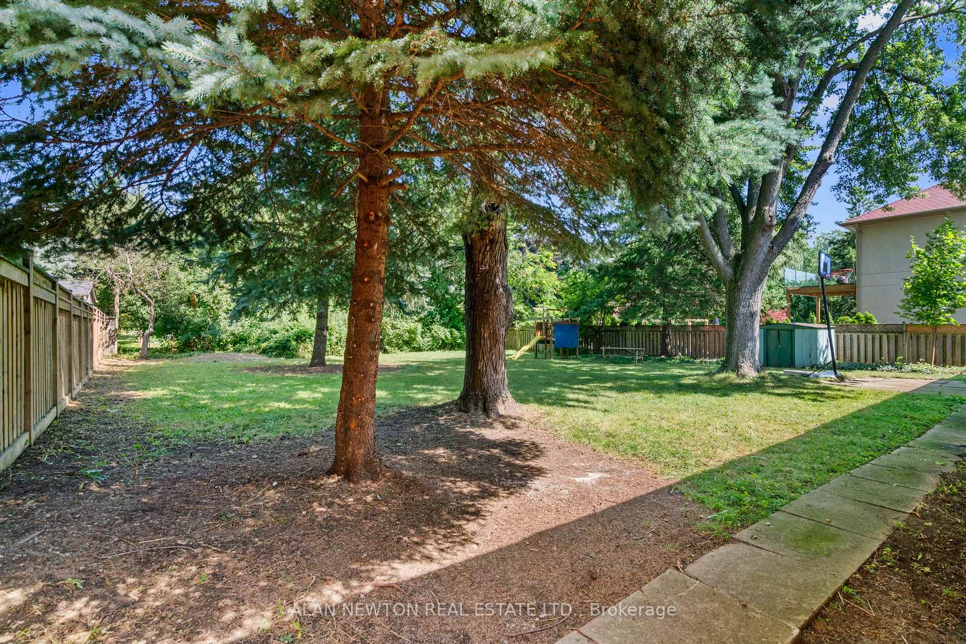 Photo 8 of 21 Vistaview Boulevard, Vaughan, Uplands — HOMEH