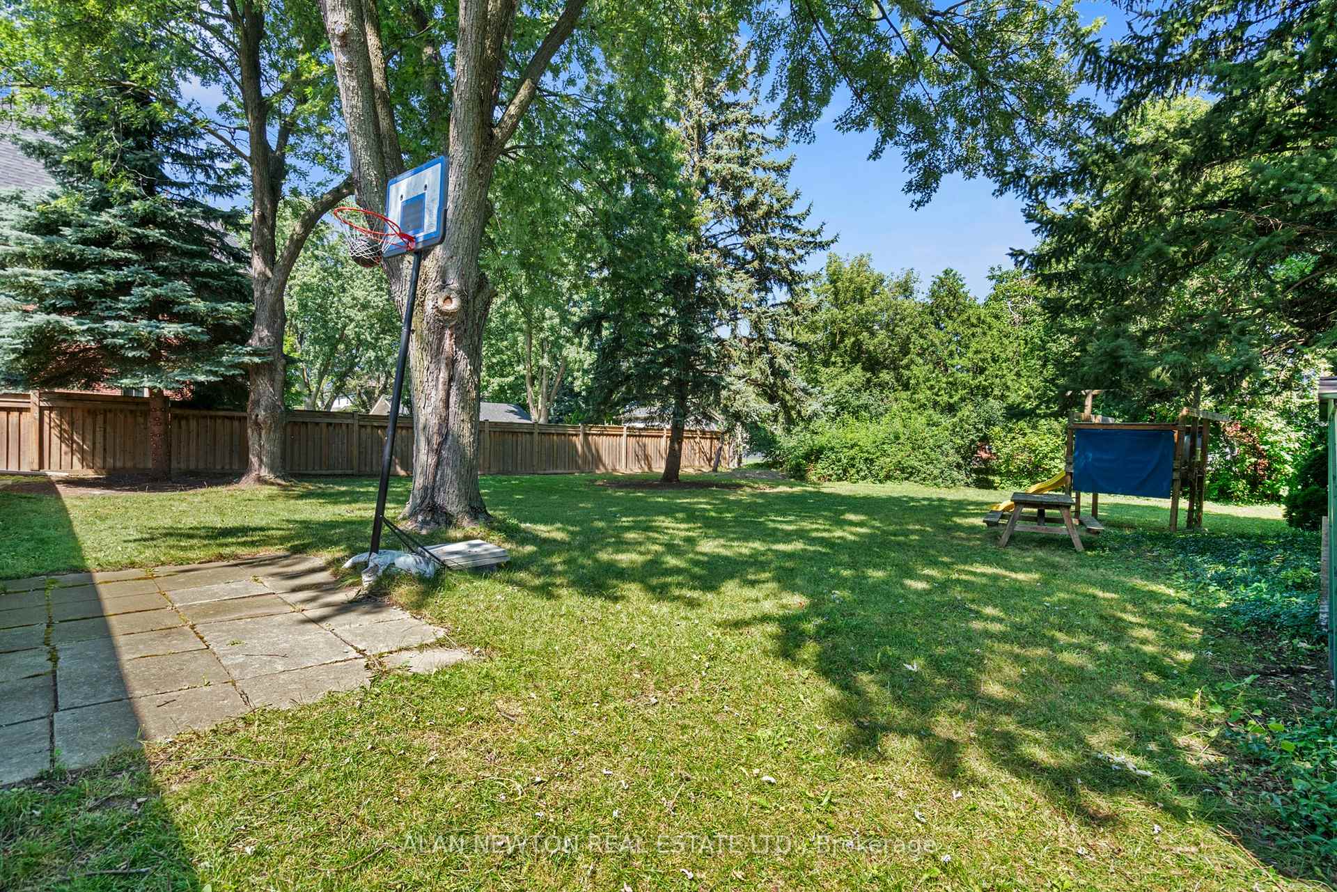 Photo 10 of 21 Vistaview Boulevard, Vaughan, Uplands — HOMEH