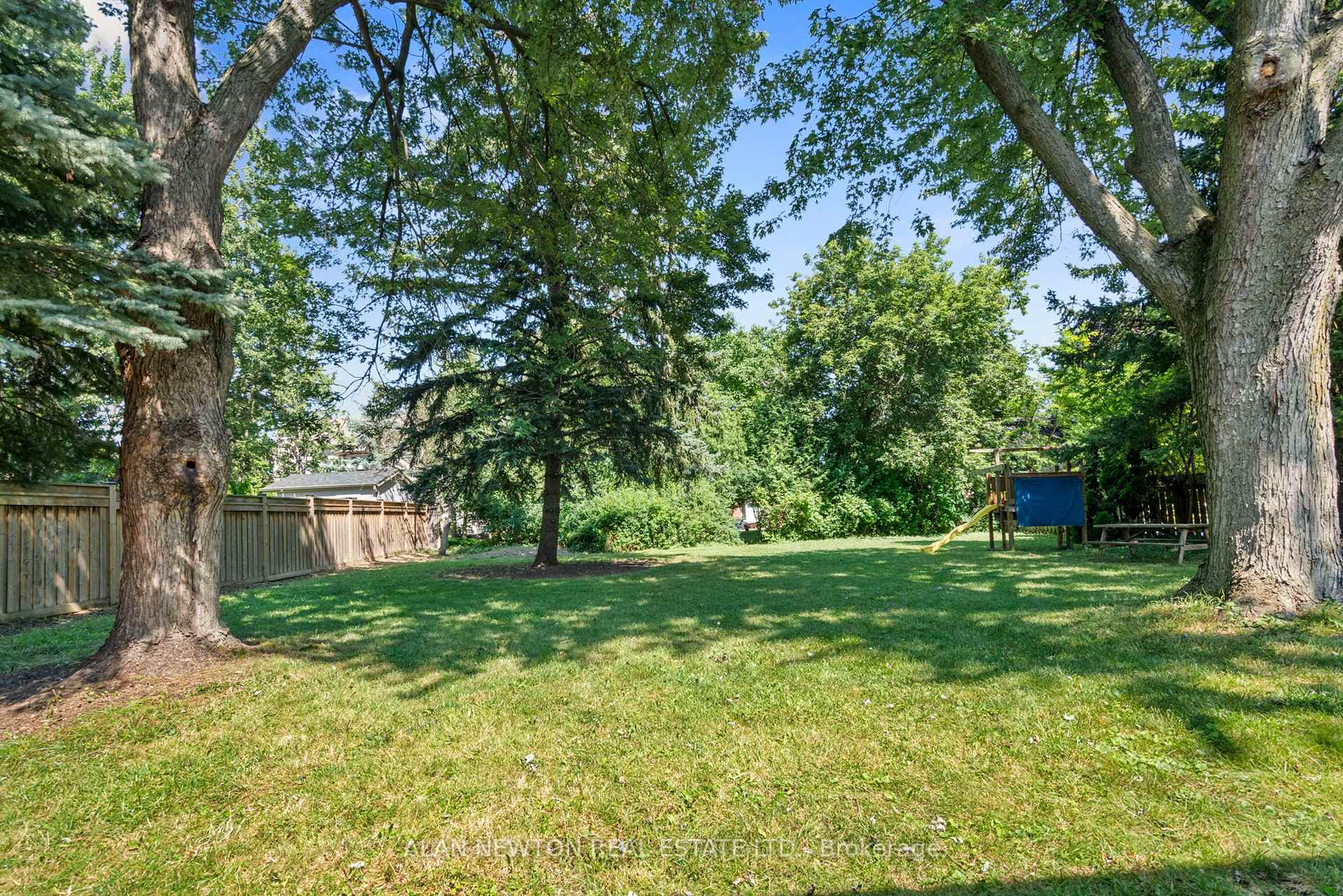 Photo 11 of 21 Vistaview Boulevard, Vaughan, Uplands — HOMEH