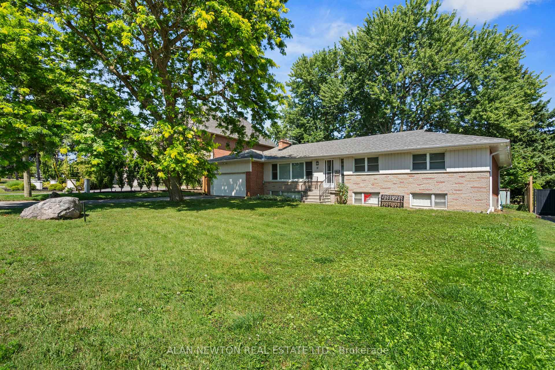 Photo 13 of 21 Vistaview Boulevard, Vaughan, Uplands — HOMEH