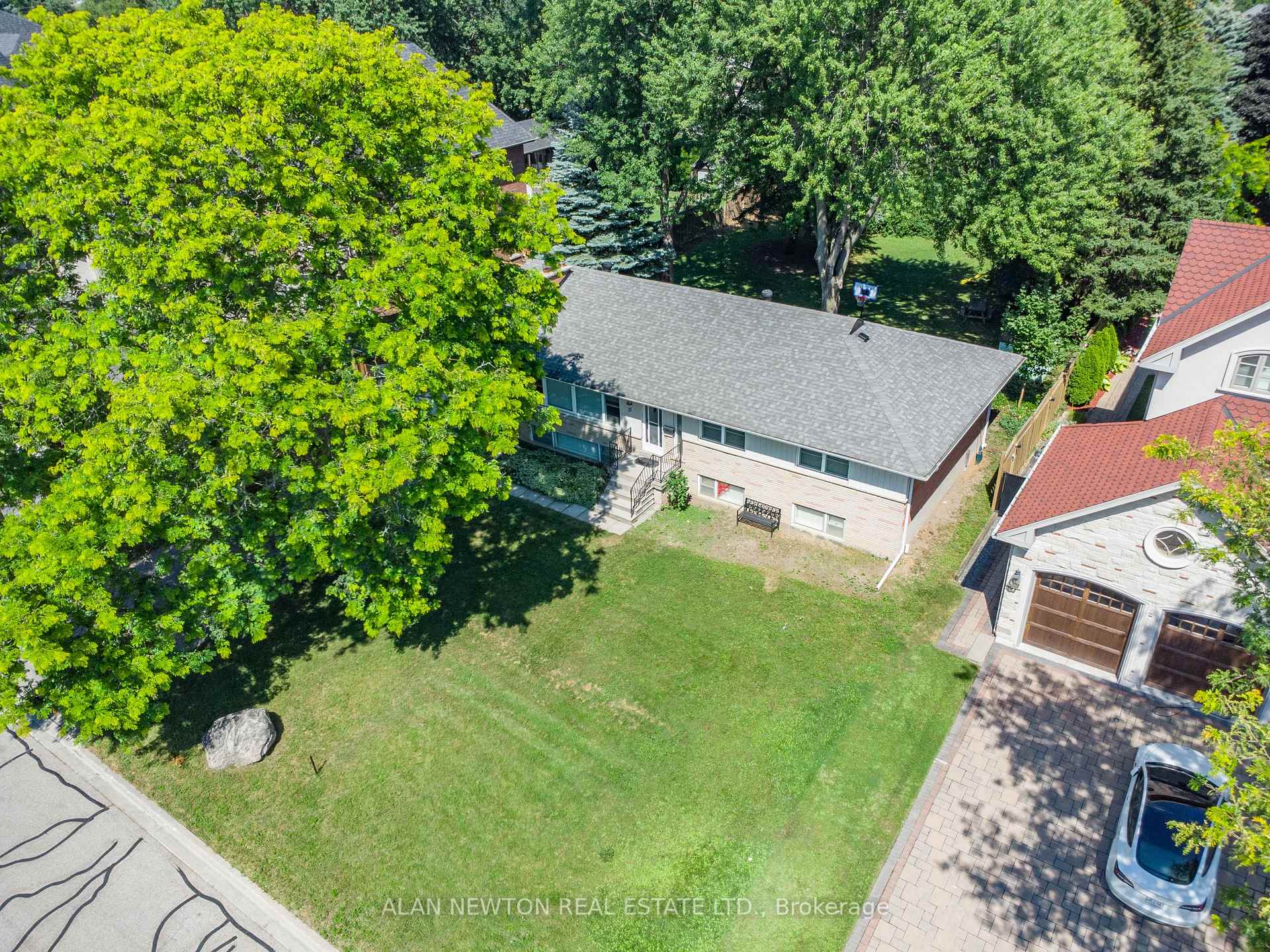 Photo 14 of 21 Vistaview Boulevard, Vaughan, Uplands — HOMEH