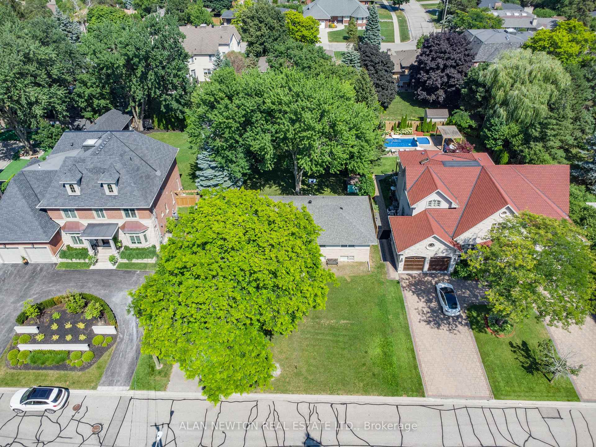 Photo 16 of 21 Vistaview Boulevard, Vaughan, Uplands — HOMEH