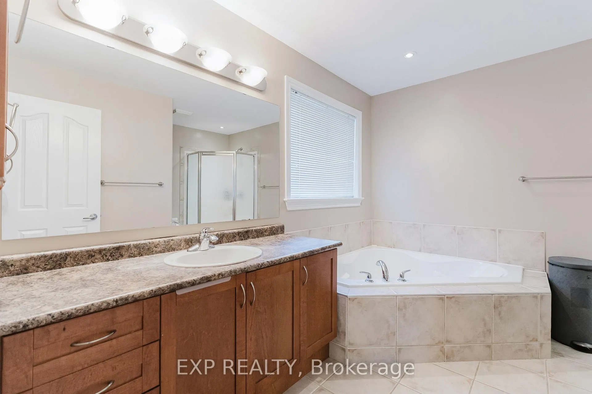 Photo 16 of 263 Deercroft Avenue, Ottawa, Barrhaven - Longfields — HOMEH