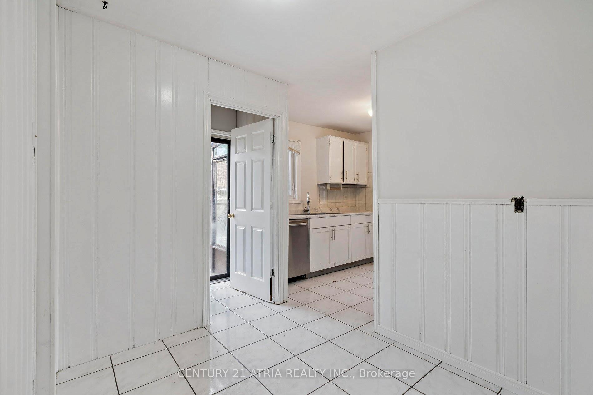 Photo 5 of 28 Glenmore Crescent, Brampton, Northgate — HOMEH