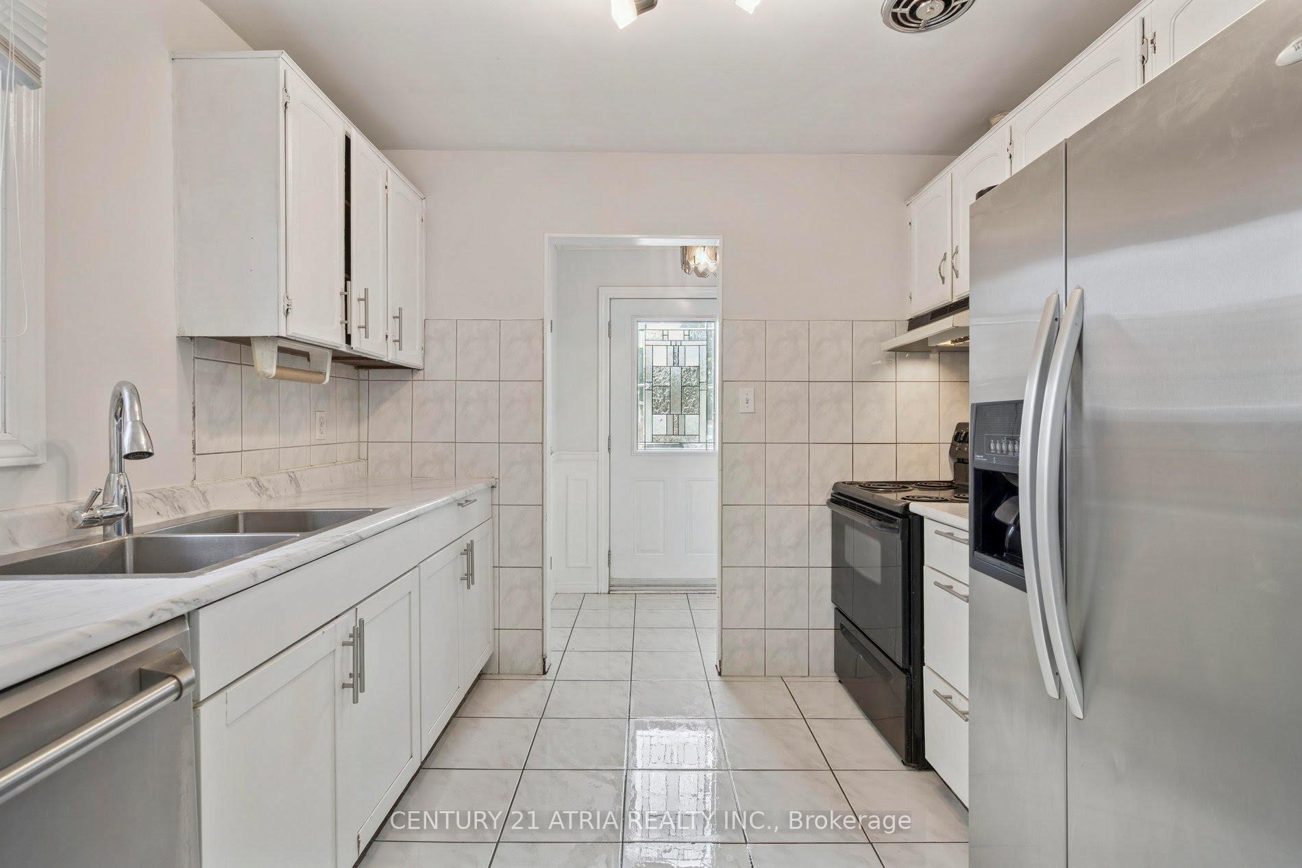 Photo 7 of 28 Glenmore Crescent, Brampton, Northgate — HOMEH