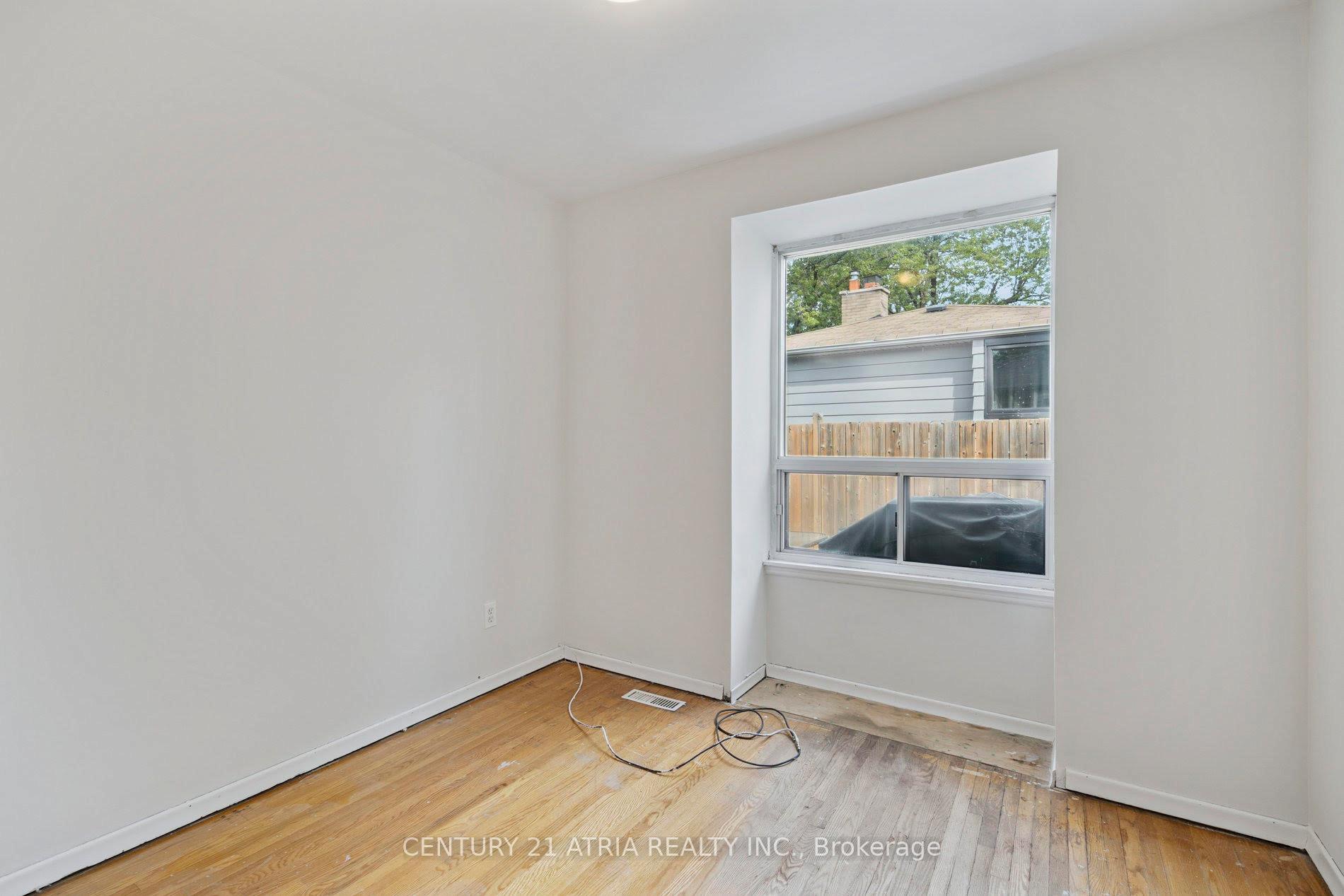 Photo 10 of 28 Glenmore Crescent, Brampton, Northgate — HOMEH
