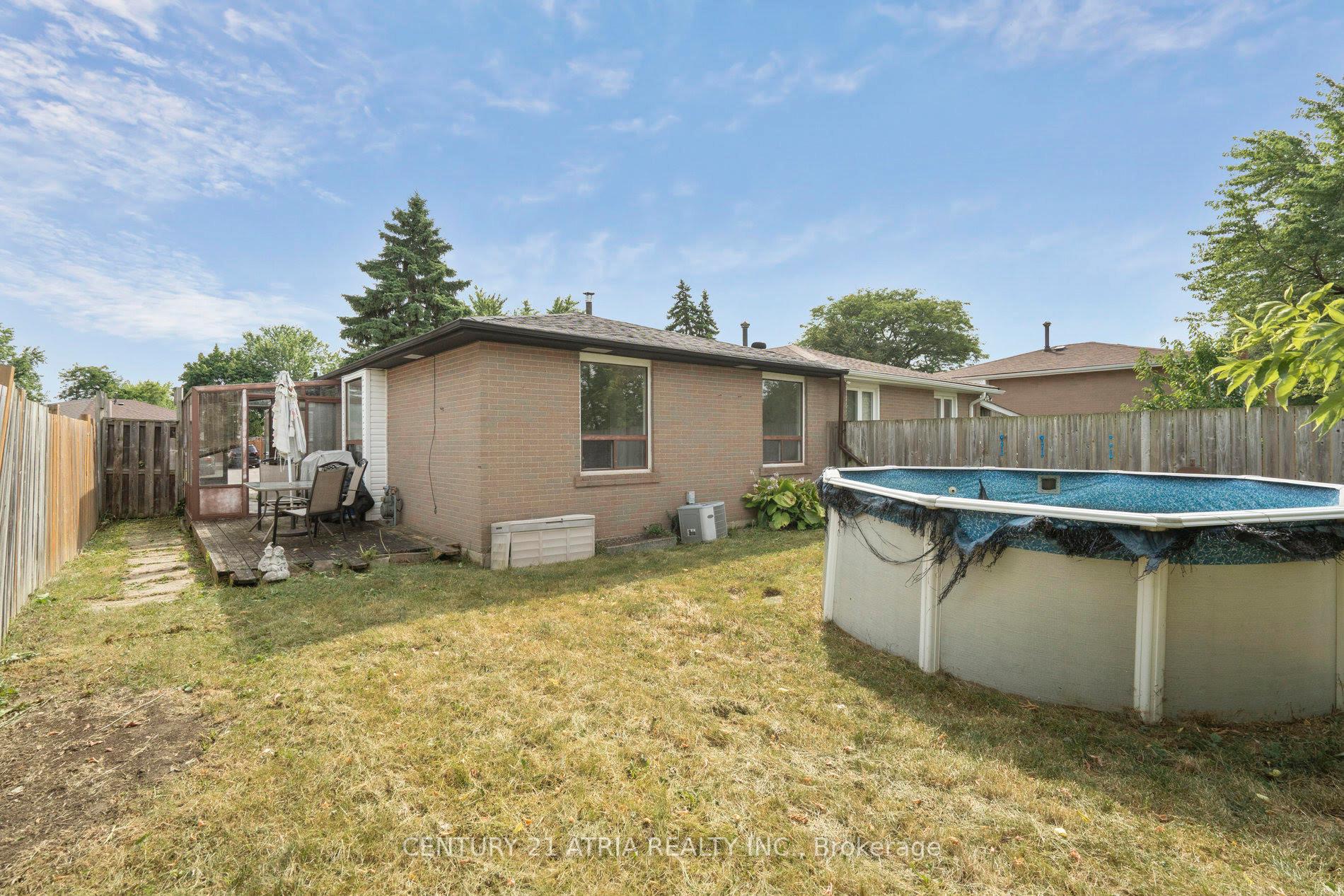 Photo 30 of 28 Glenmore Crescent, Brampton, Northgate — HOMEH