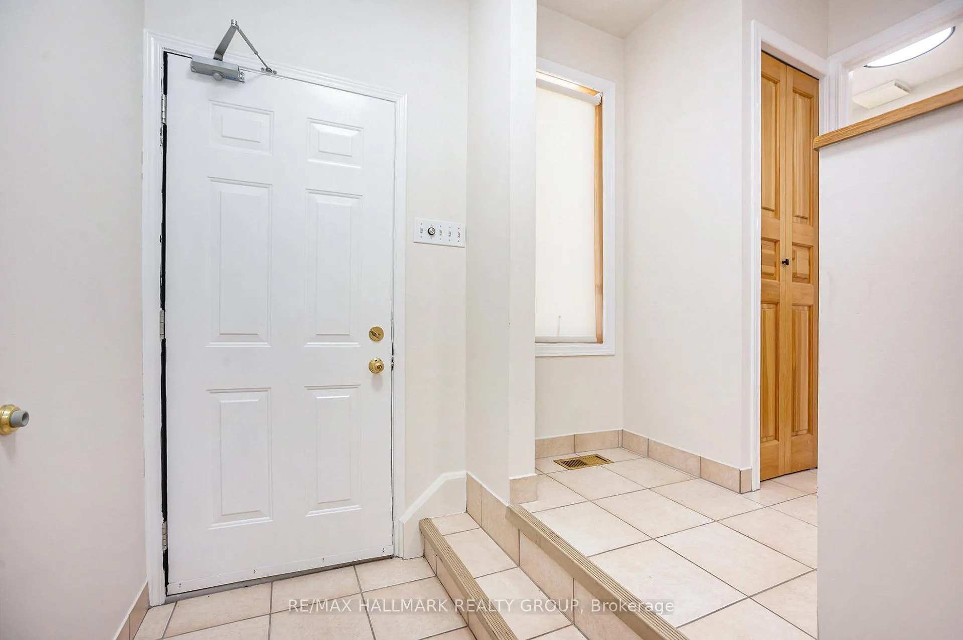 Photo 3 of 4196 Piperville Road, Ottawa, Carlsbad Springs — HOMEH
