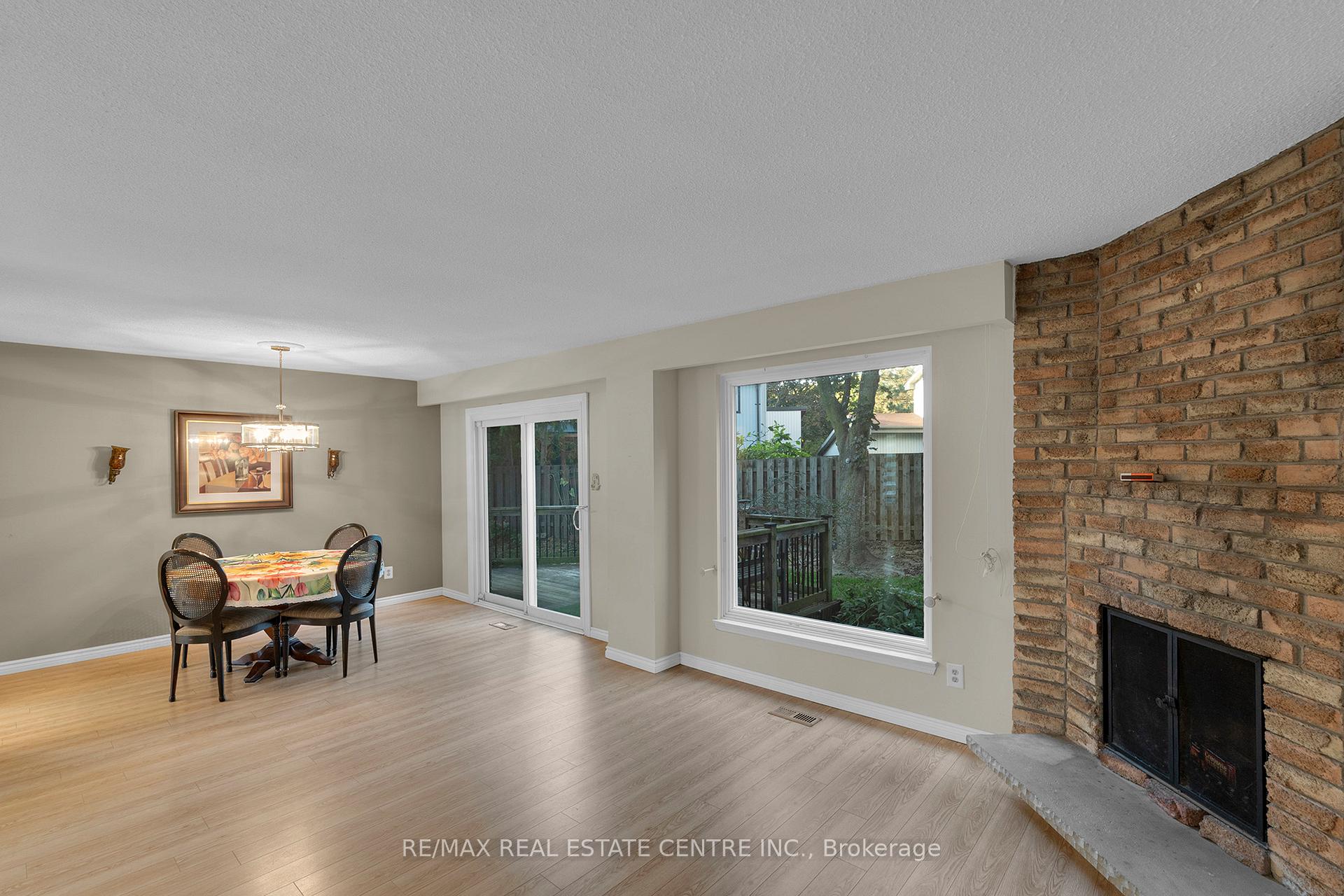 Photo 8 of 24 Thatcher Court, Brampton, Heart Lake West — HOMEH