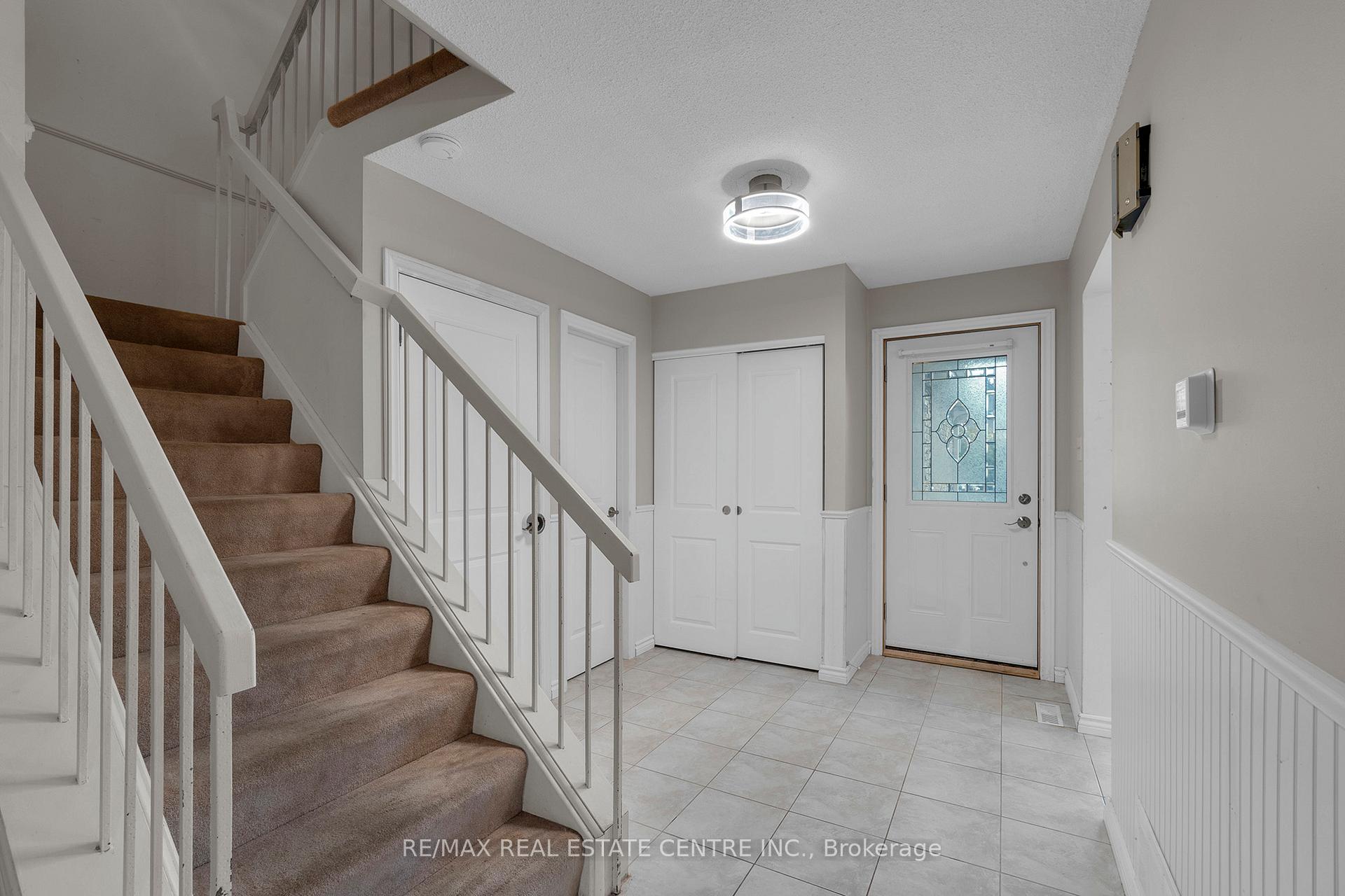 Photo 19 of 24 Thatcher Court, Brampton, Heart Lake West — HOMEH