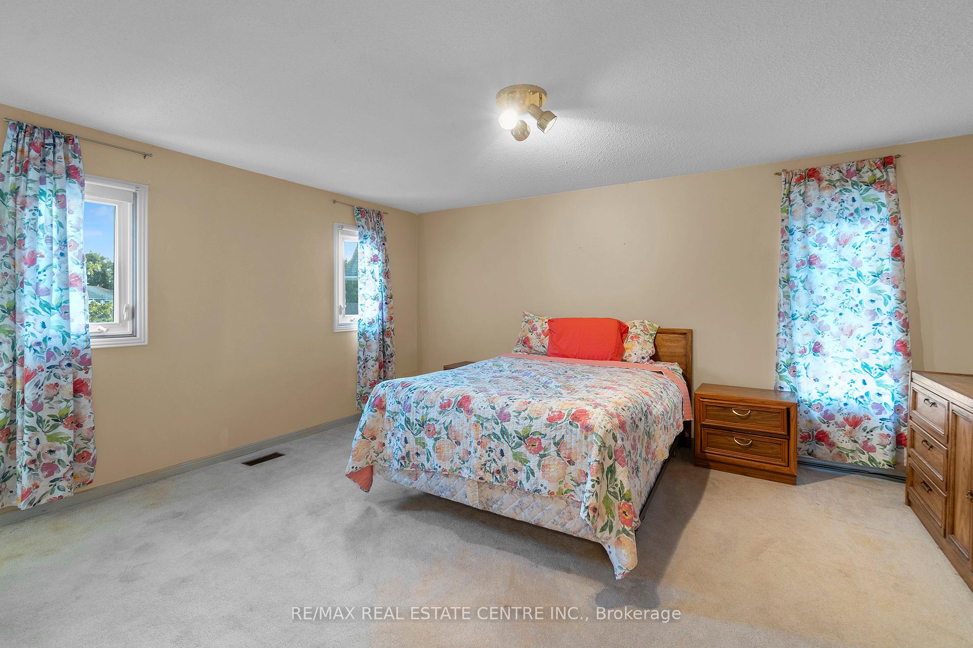 Photo 21 of 24 Thatcher Court, Brampton, Heart Lake West — HOMEH