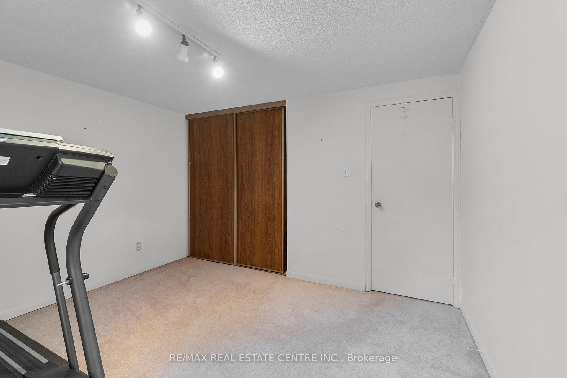 Photo 29 of 24 Thatcher Court, Brampton, Heart Lake West — HOMEH