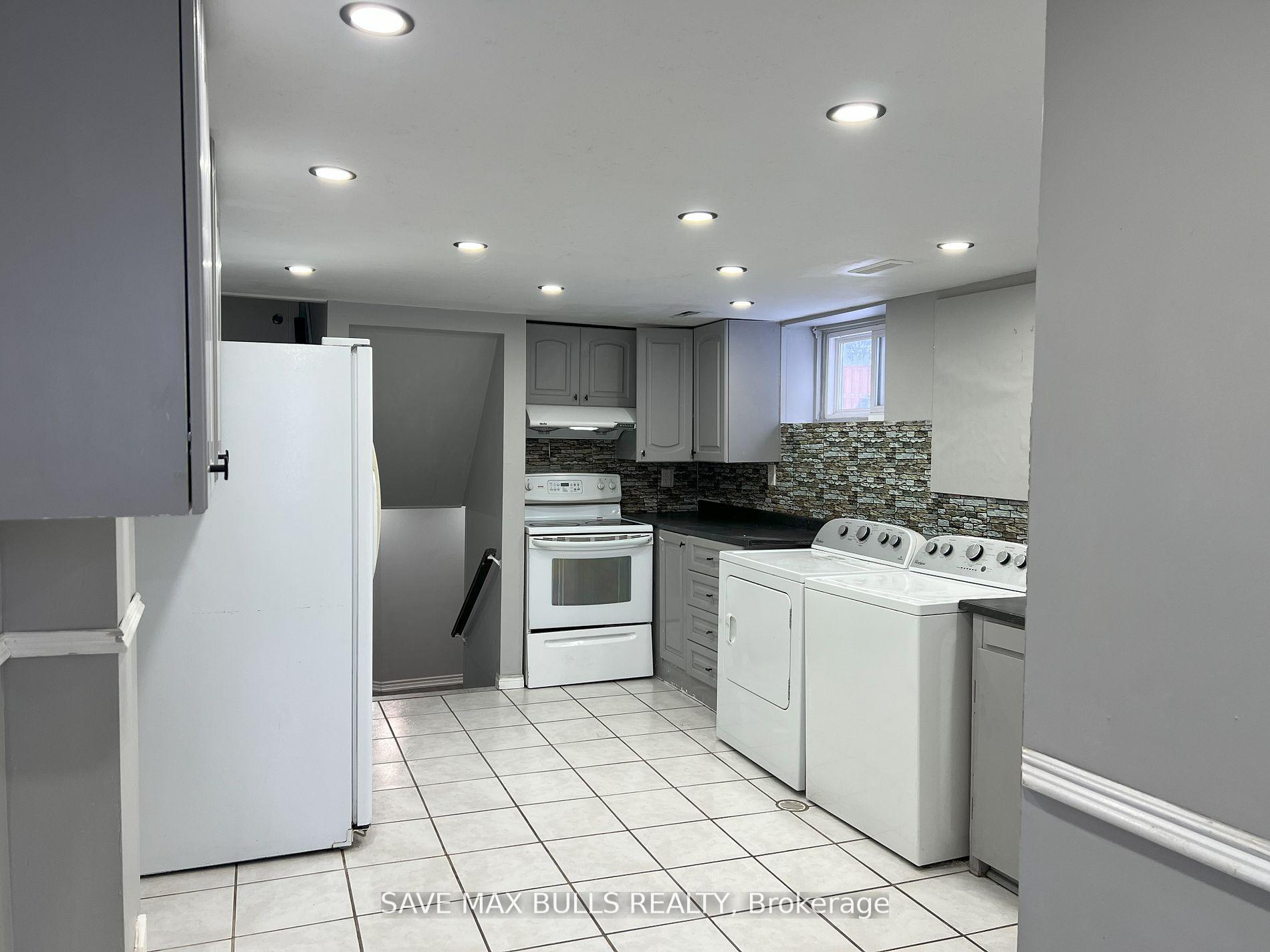 Photo 3 of 34 Abell Drive, Brampton, Madoc — HOMEH