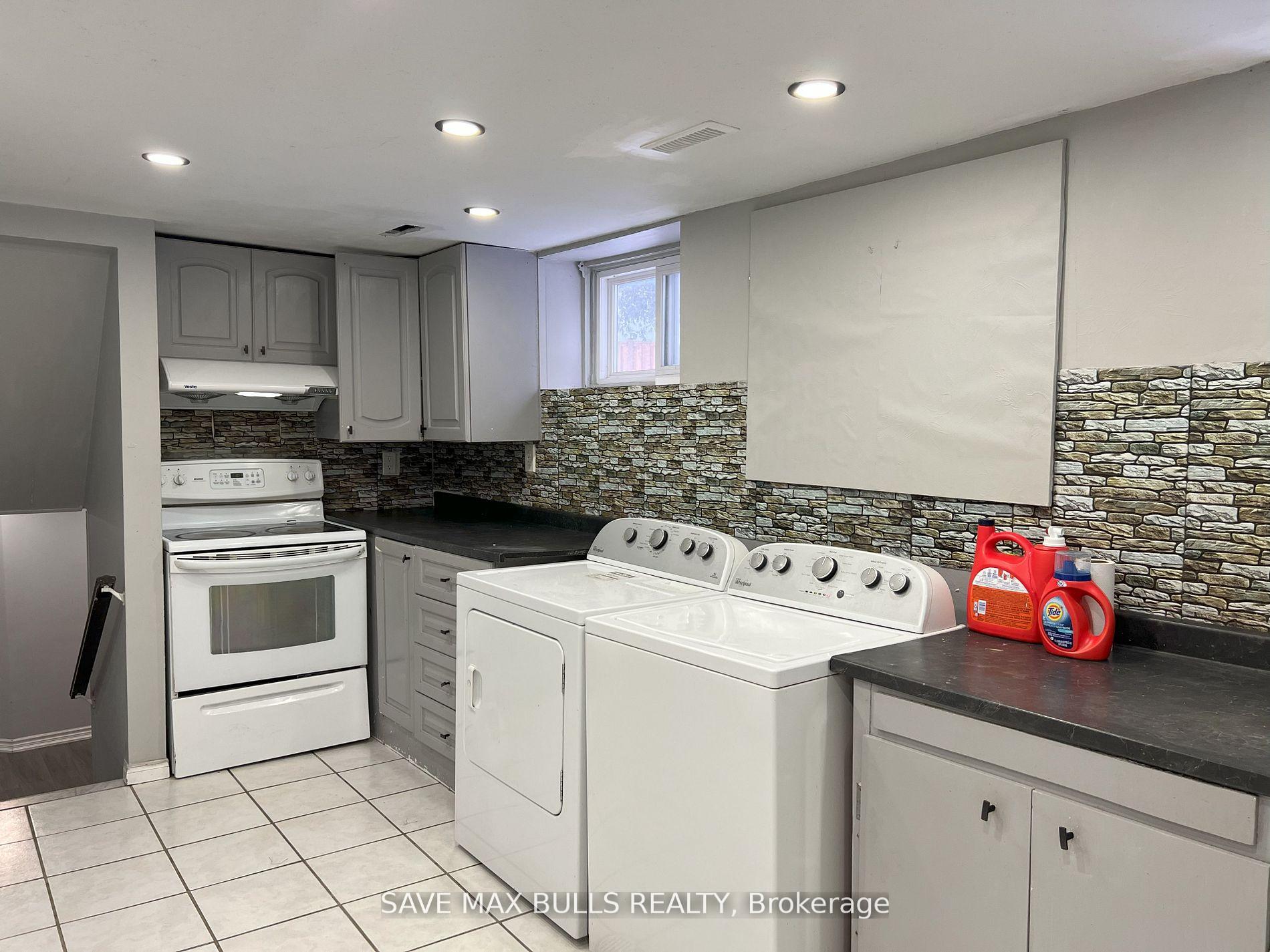 Photo 4 of 34 Abell Drive, Brampton, Madoc — HOMEH