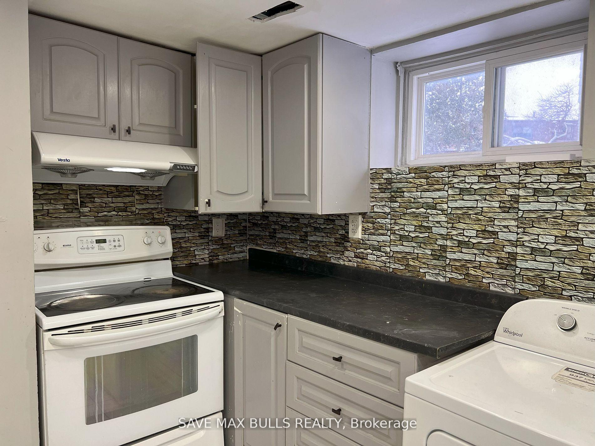 Photo 7 of 34 Abell Drive, Brampton, Madoc — HOMEH