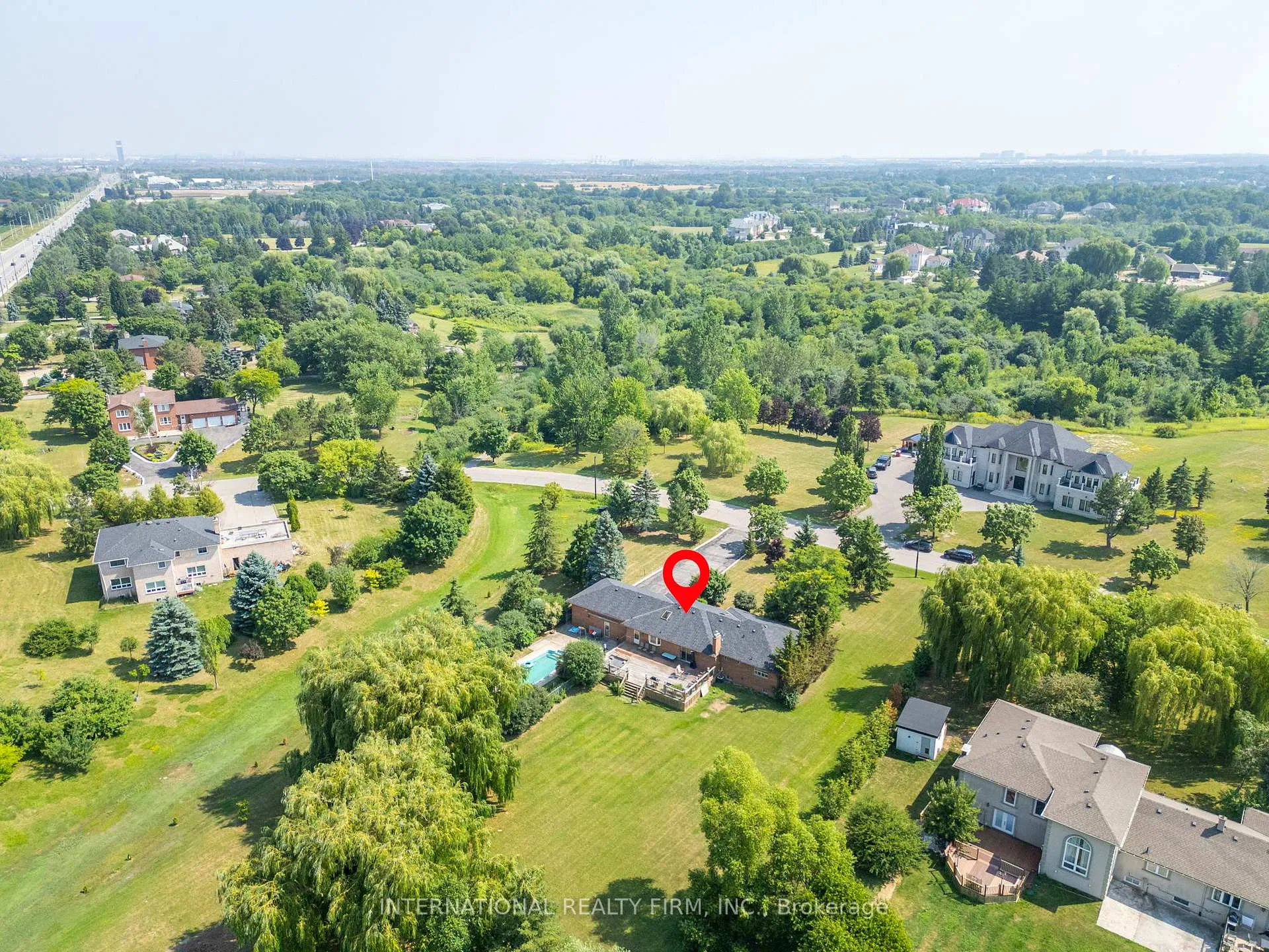 Photo 4 of 3 Grafton Crescent, Brampton, Toronto Gore Rural Estate — HOMEH