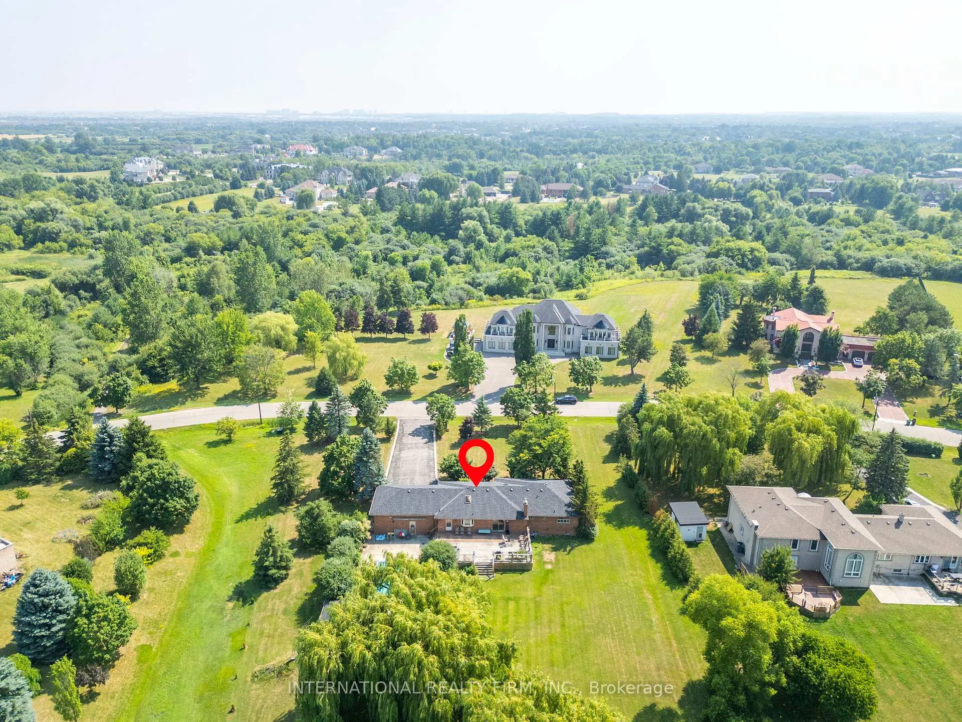 Photo 5 of 3 Grafton Crescent, Brampton, Toronto Gore Rural Estate — HOMEH