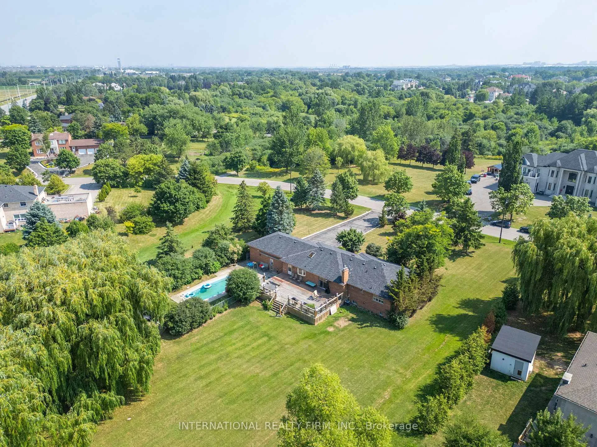 Photo 8 of 3 Grafton Crescent, Brampton, Toronto Gore Rural Estate — HOMEH