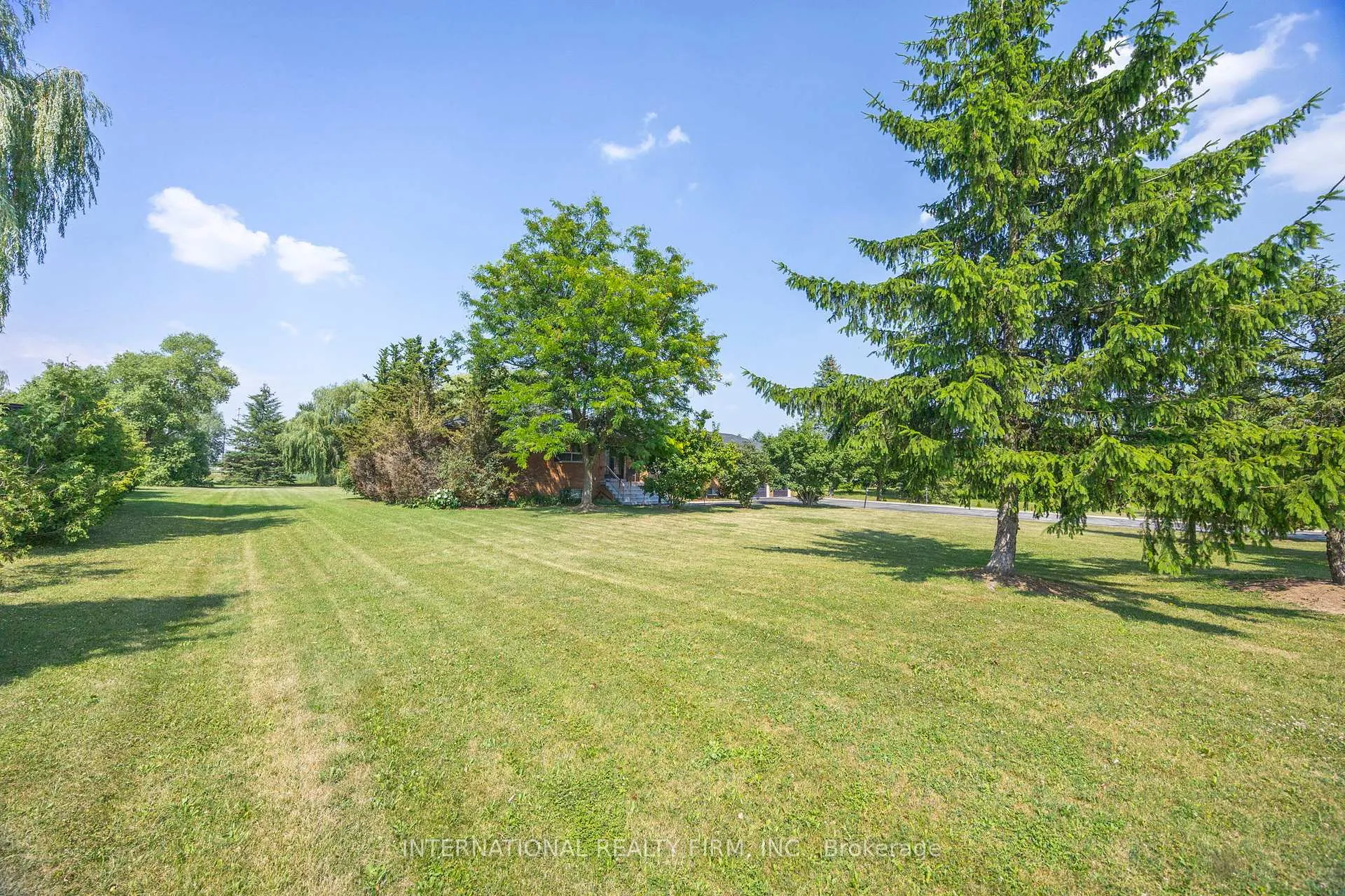 Photo 15 of 3 Grafton Crescent, Brampton, Toronto Gore Rural Estate — HOMEH