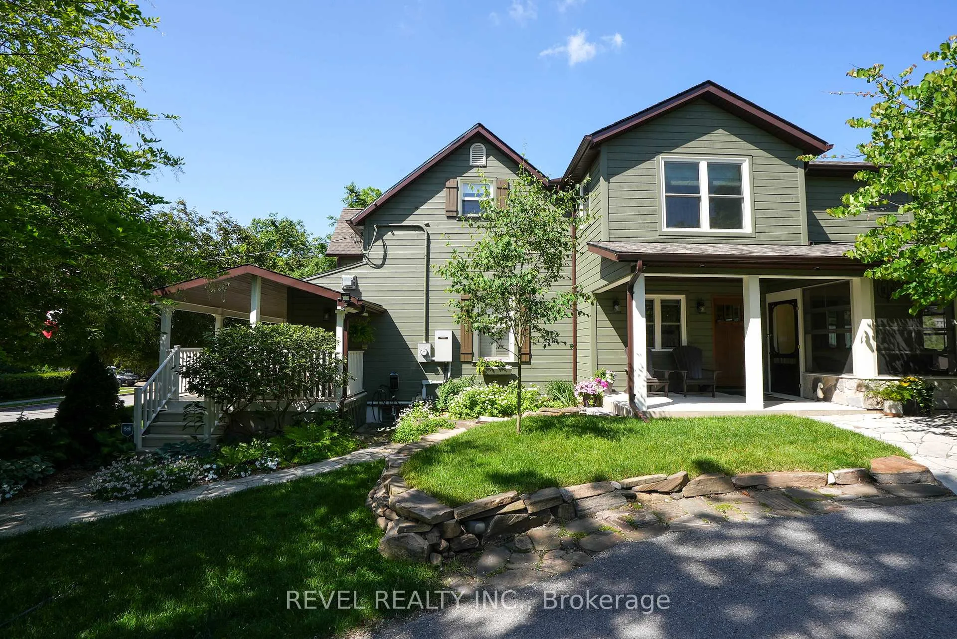 Photo 5 of 42 Dalton Street, Barrie, Queen's Park — HOMEH