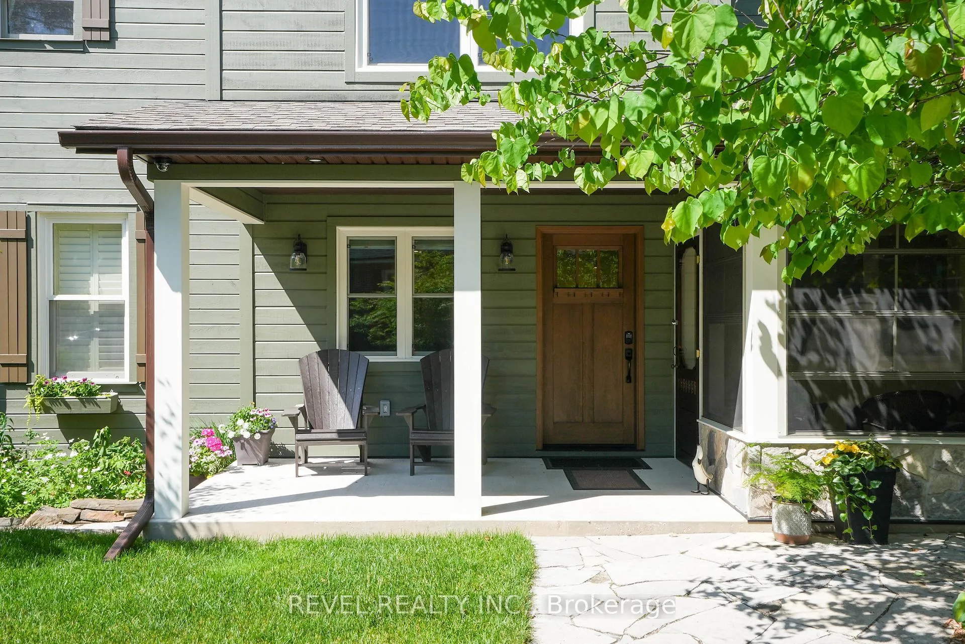 Photo 6 of 42 Dalton Street, Barrie, Queen's Park — HOMEH