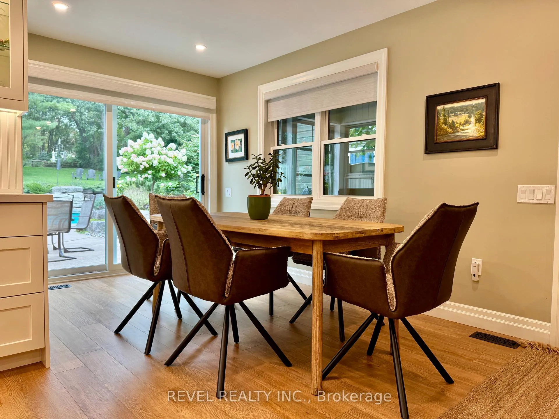 Photo 14 of 42 Dalton Street, Barrie, Queen's Park — HOMEH