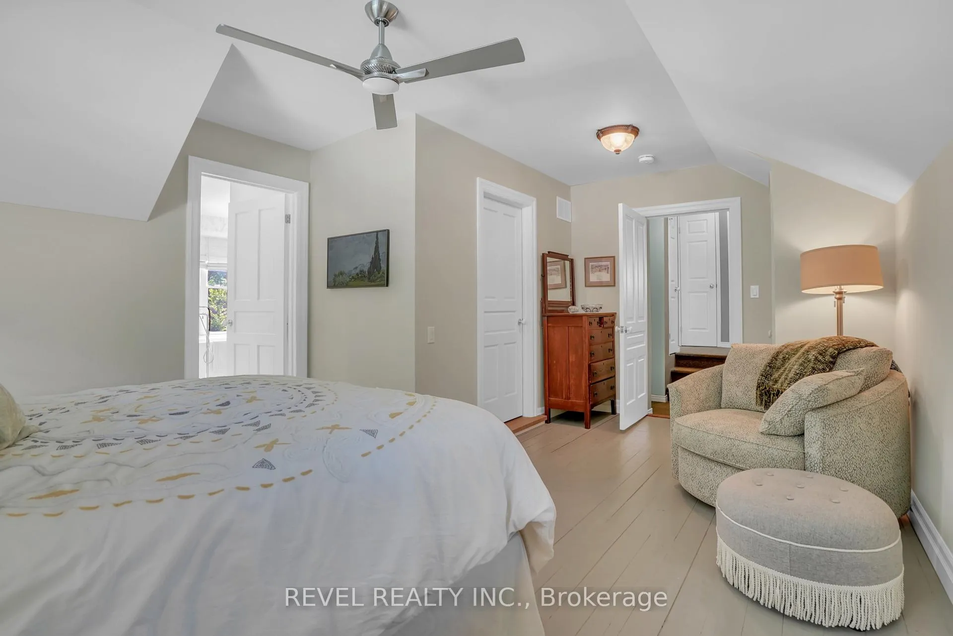 Photo 22 of 42 Dalton Street, Barrie, Queen's Park — HOMEH
