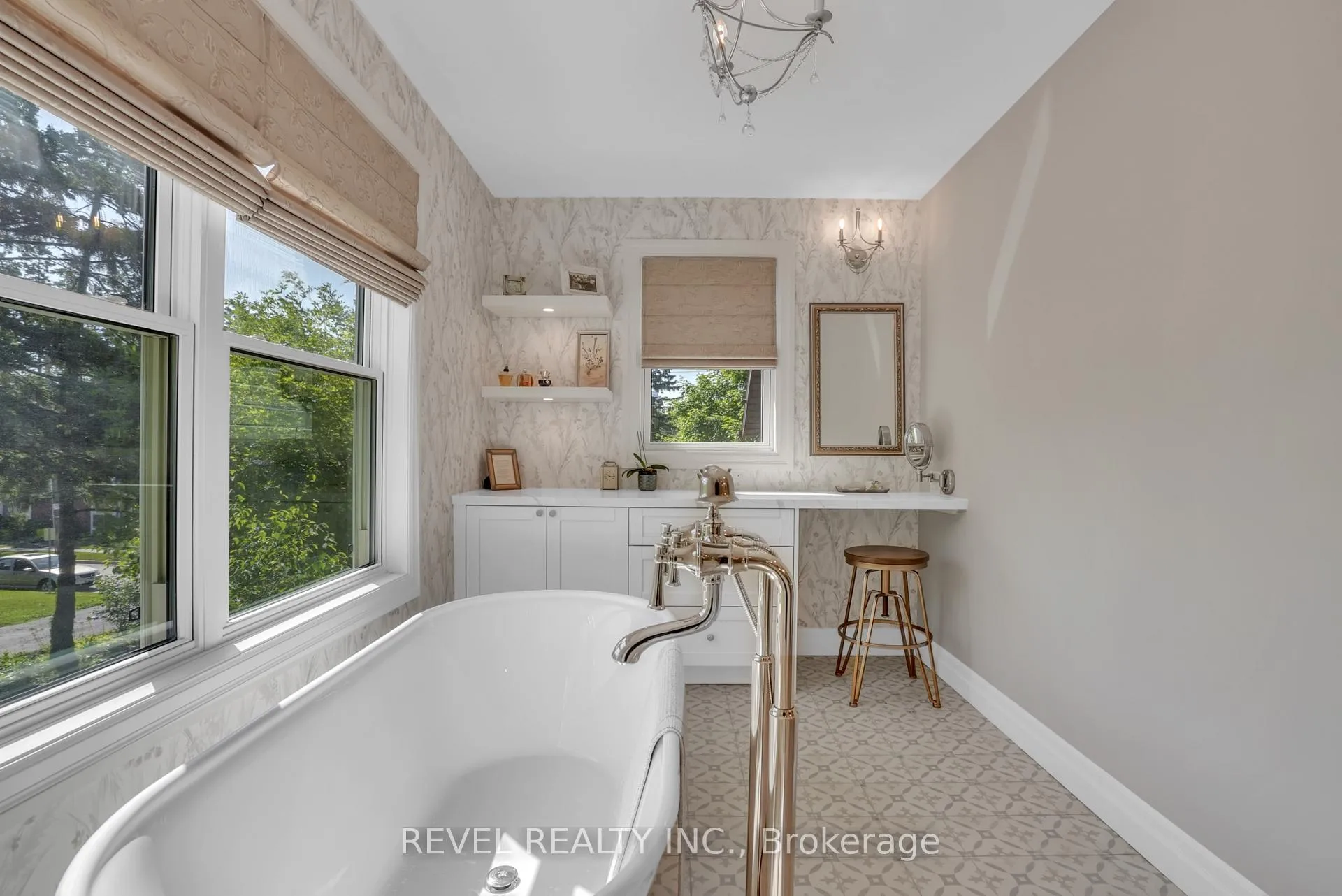 Photo 24 of 42 Dalton Street, Barrie, Queen's Park — HOMEH