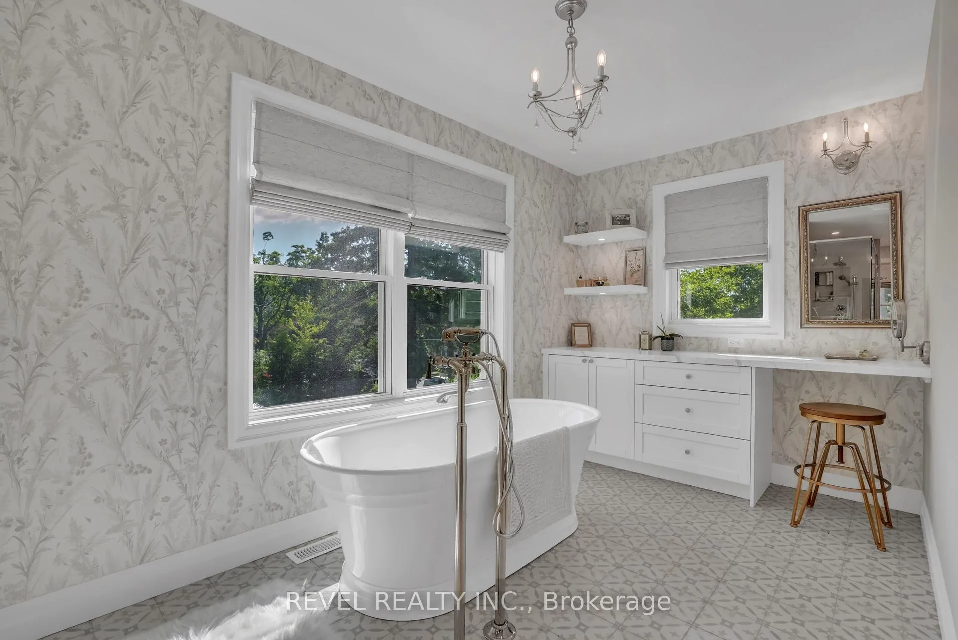 Photo 25 of 42 Dalton Street, Barrie, Queen's Park — HOMEH