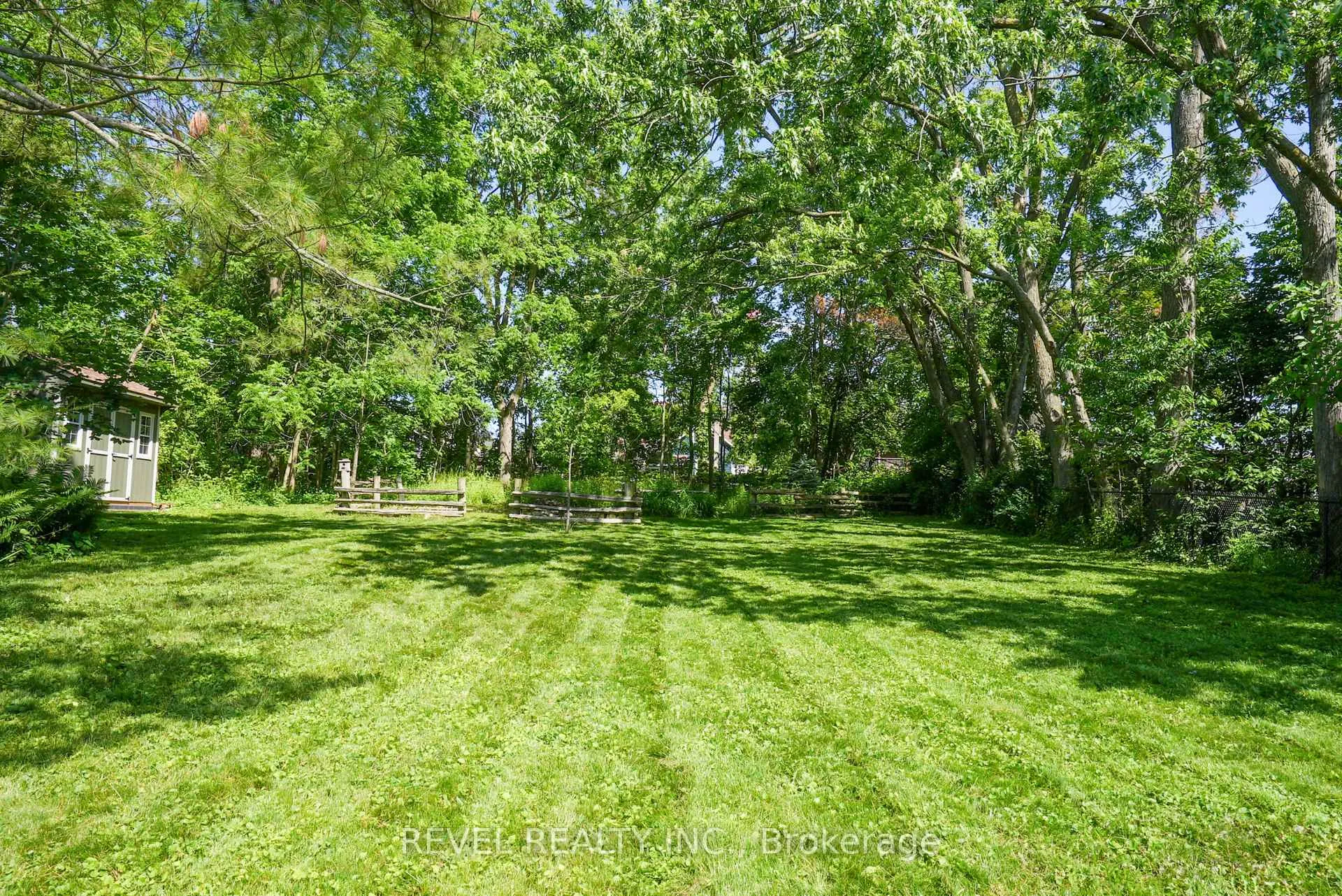 Photo 45 of 42 Dalton Street, Barrie, Queen's Park — HOMEH