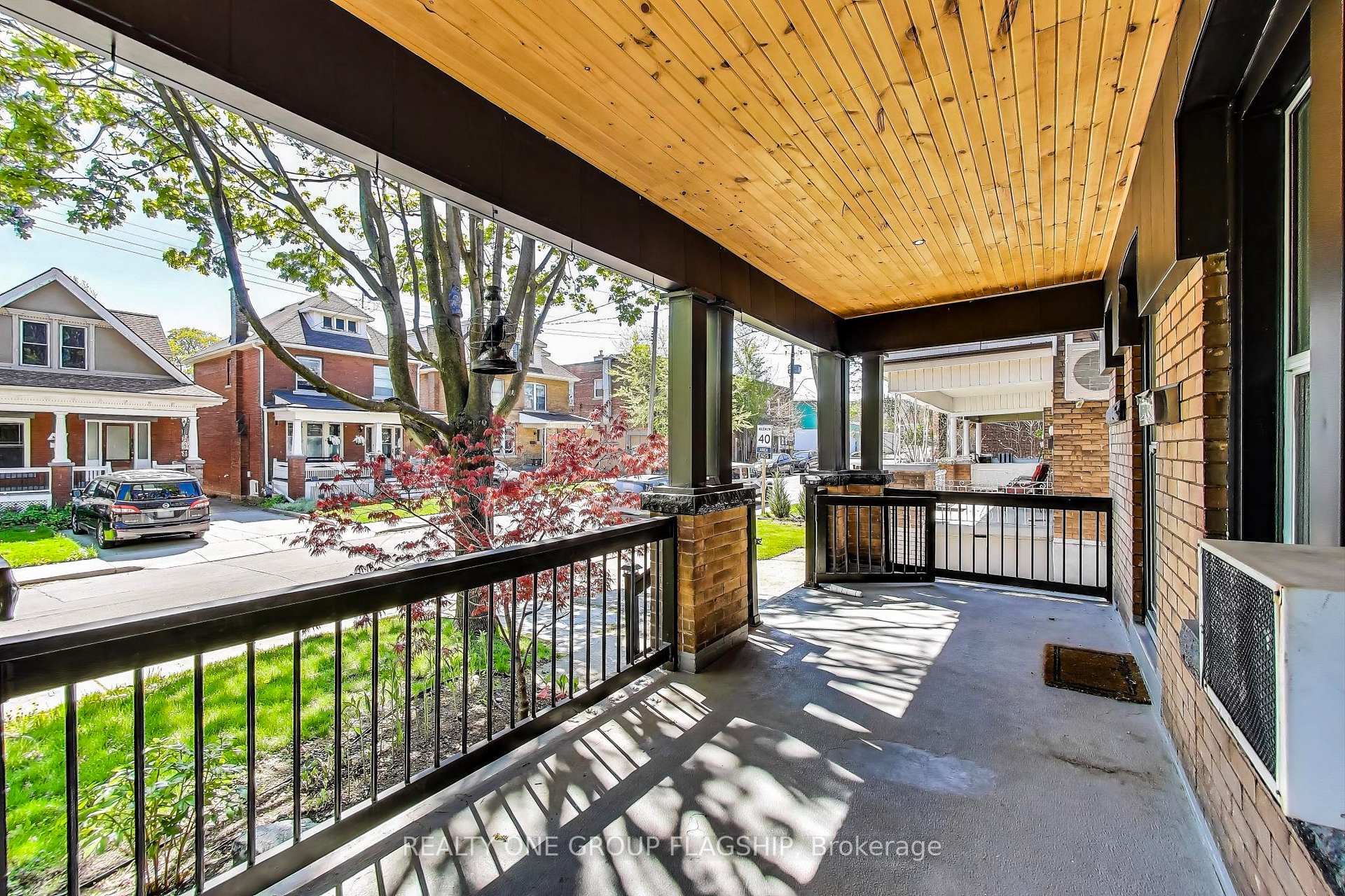 Photo 5 of 23 Rosslyn Avenue N, Hamilton, Crown Point — HOMEH