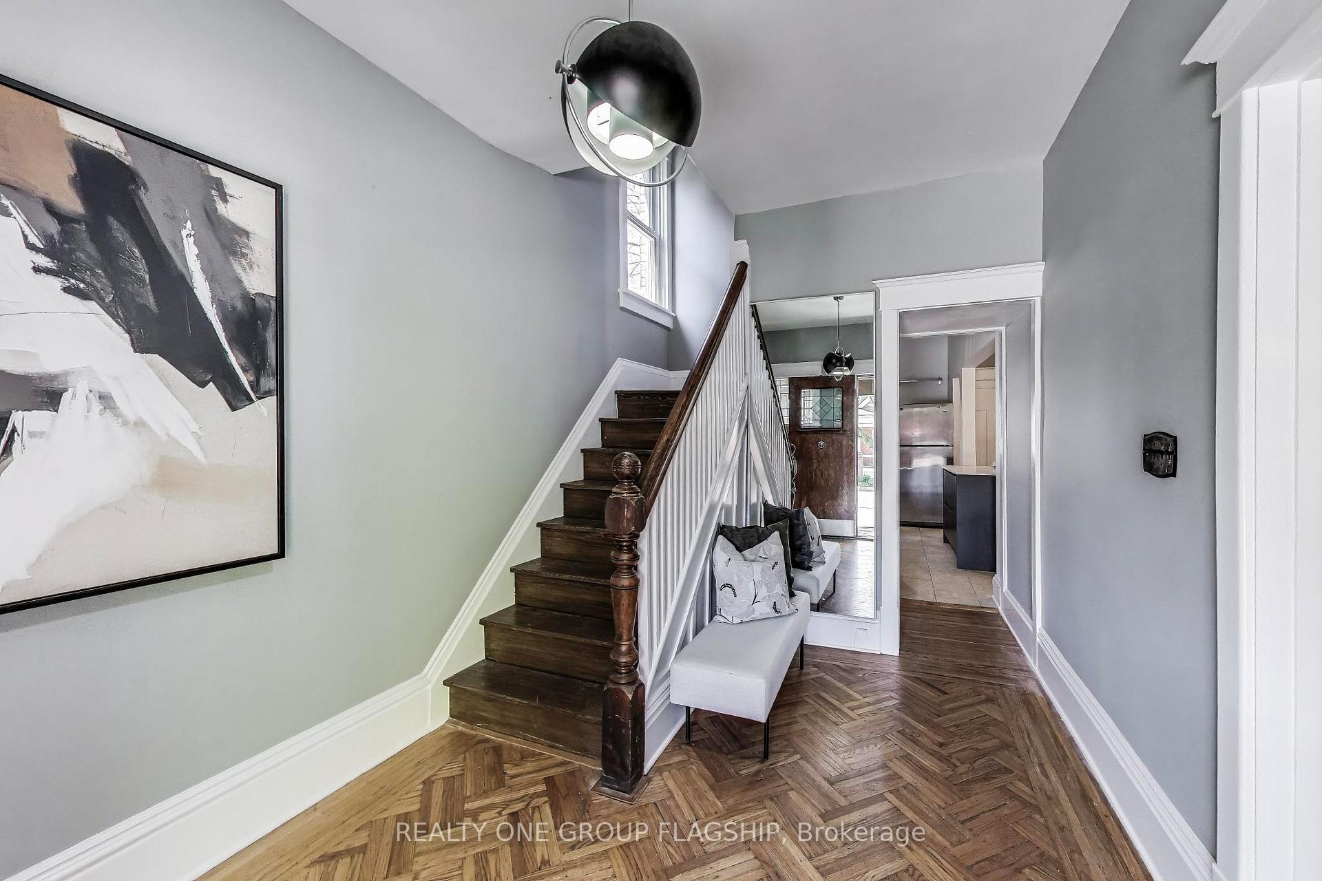 Photo 6 of 23 Rosslyn Avenue N, Hamilton, Crown Point — HOMEH