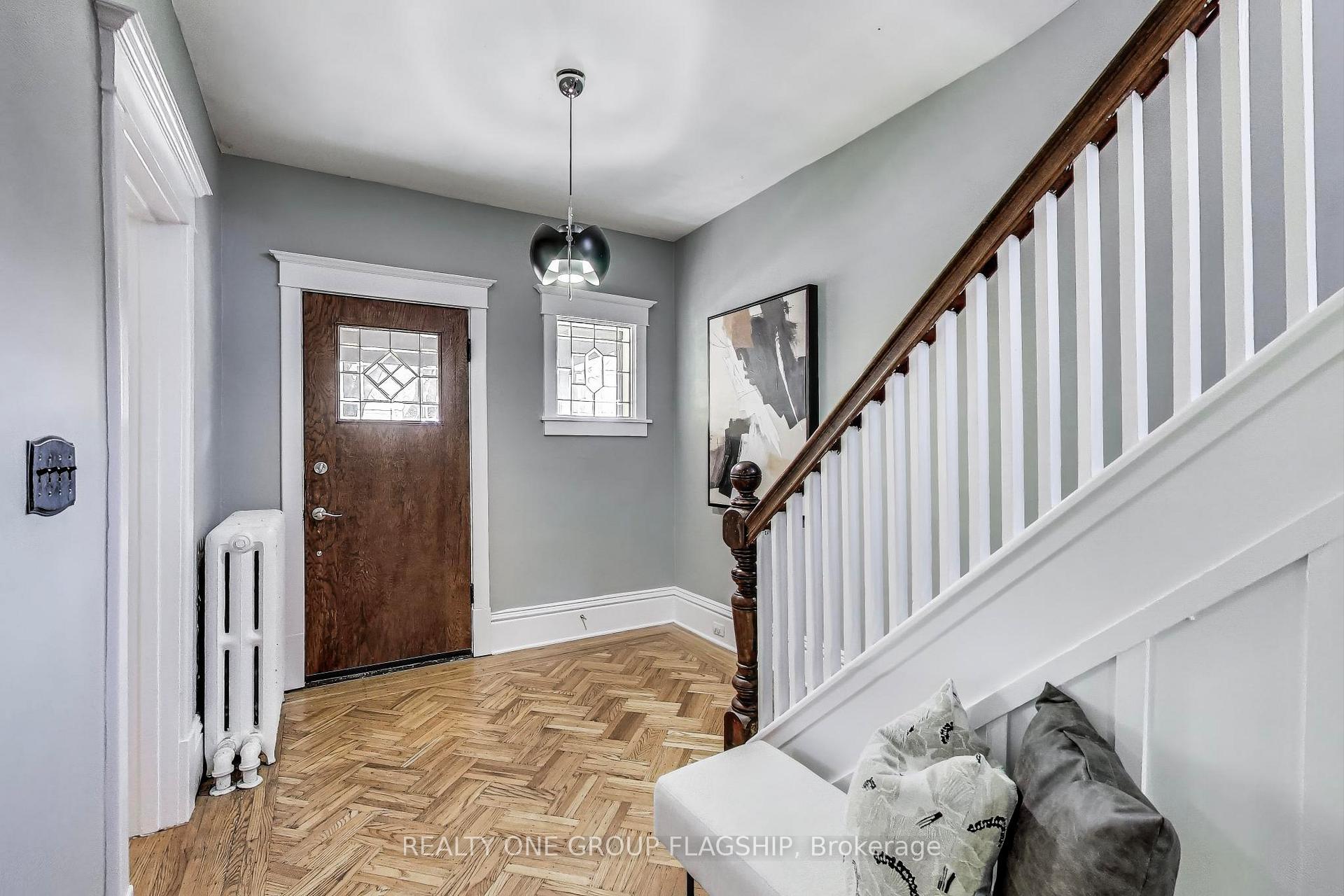 Photo 7 of 23 Rosslyn Avenue N, Hamilton, Crown Point — HOMEH