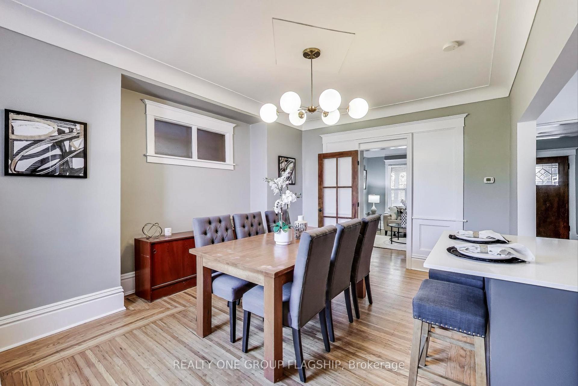 Photo 12 of 23 Rosslyn Avenue N, Hamilton, Crown Point — HOMEH