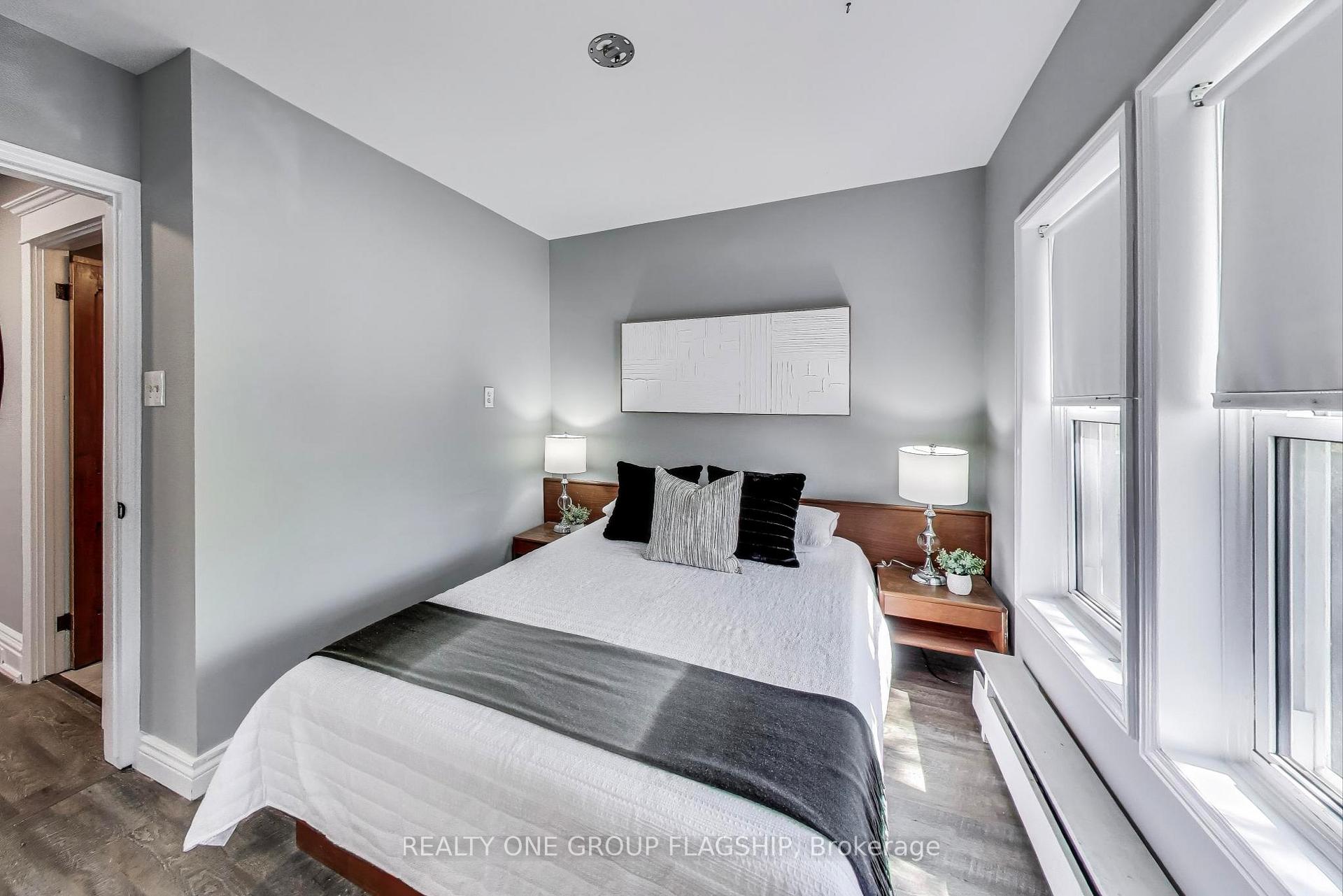 Photo 17 of 23 Rosslyn Avenue N, Hamilton, Crown Point — HOMEH