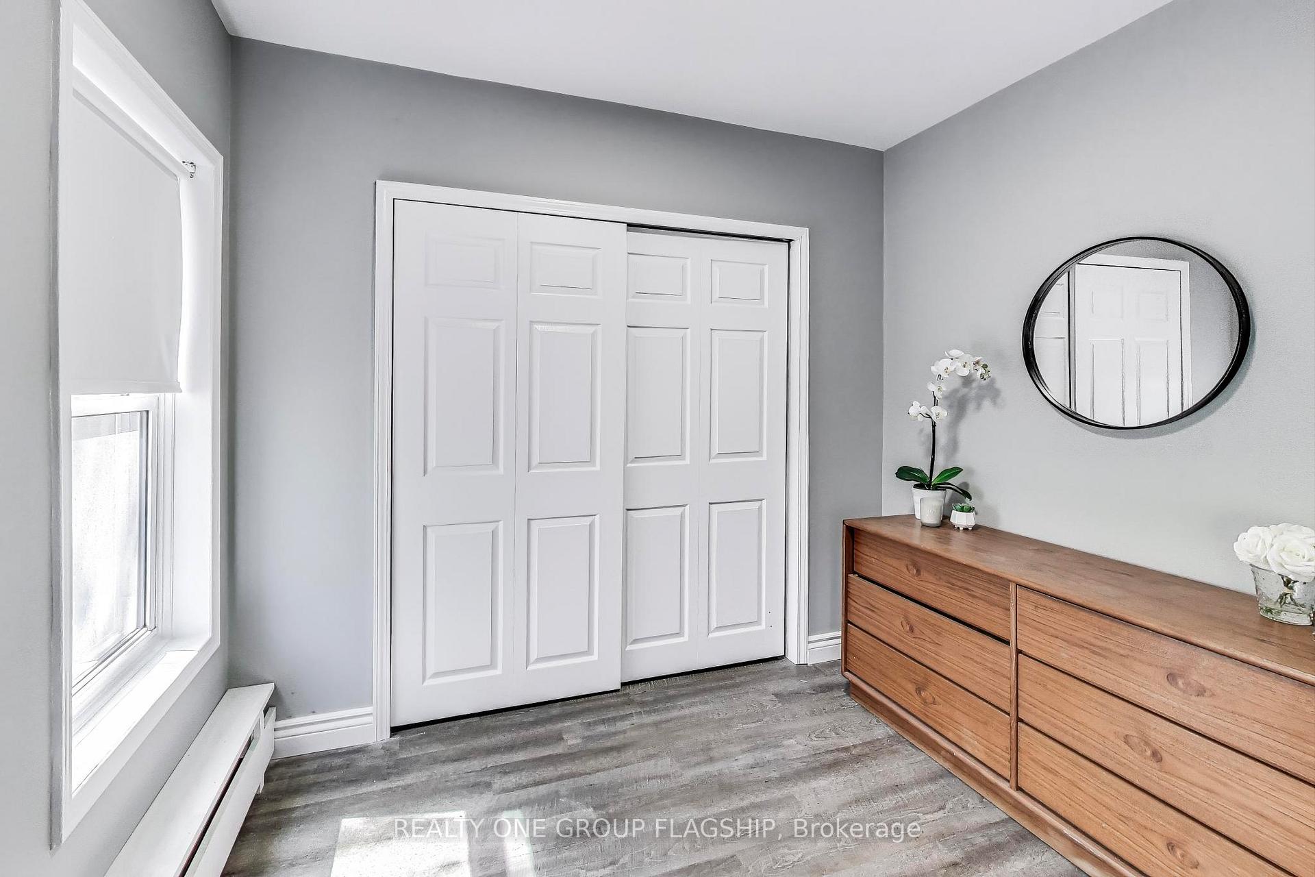 Photo 19 of 23 Rosslyn Avenue N, Hamilton, Crown Point — HOMEH