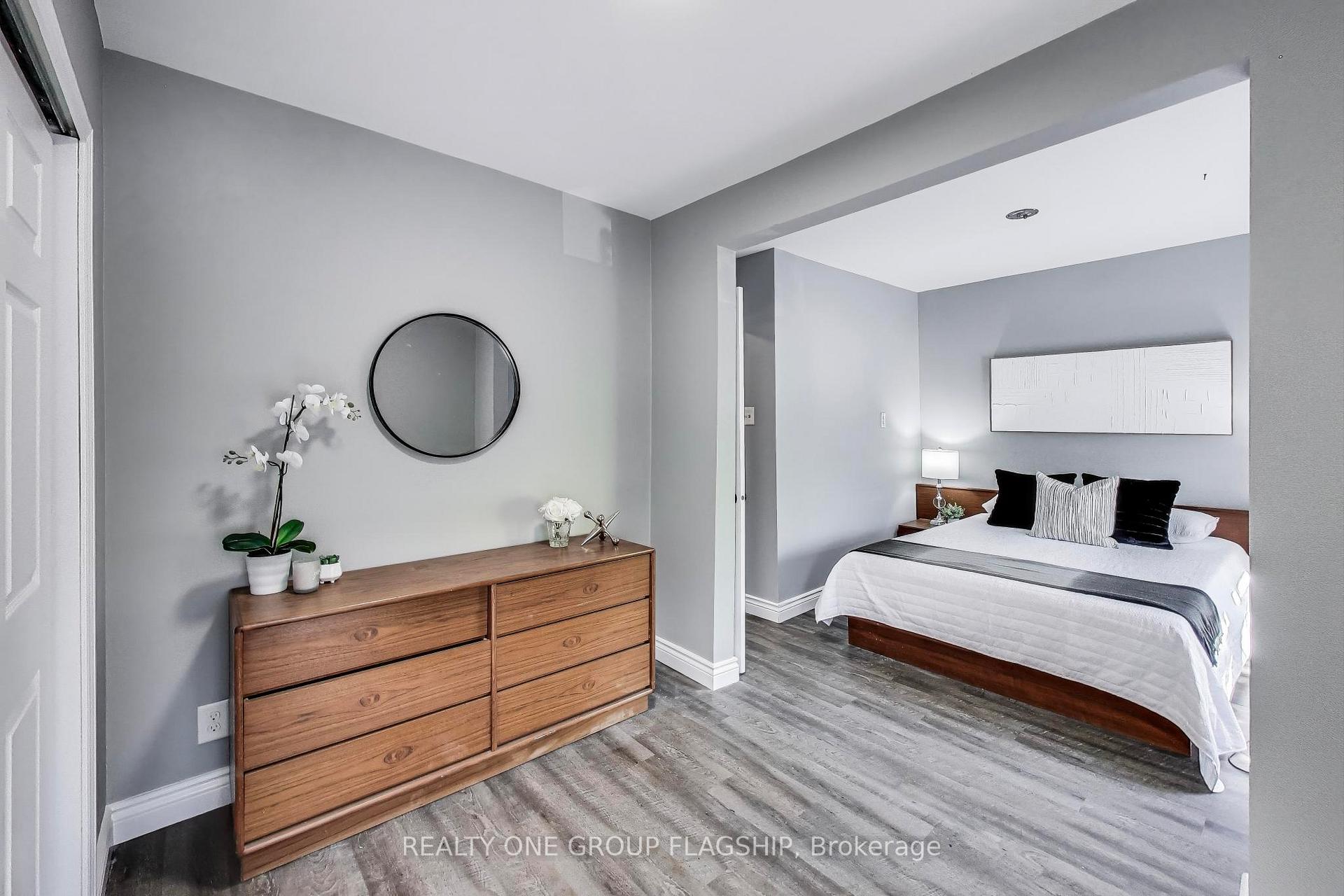 Photo 20 of 23 Rosslyn Avenue N, Hamilton, Crown Point — HOMEH