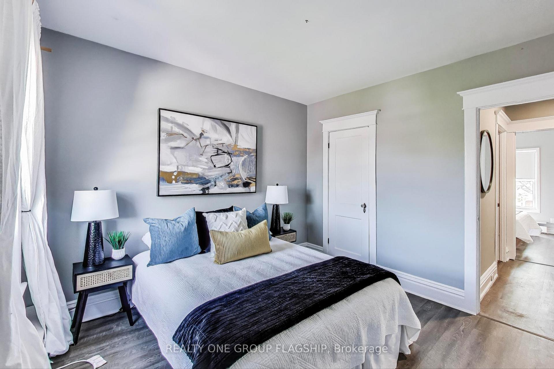 Photo 22 of 23 Rosslyn Avenue N, Hamilton, Crown Point — HOMEH