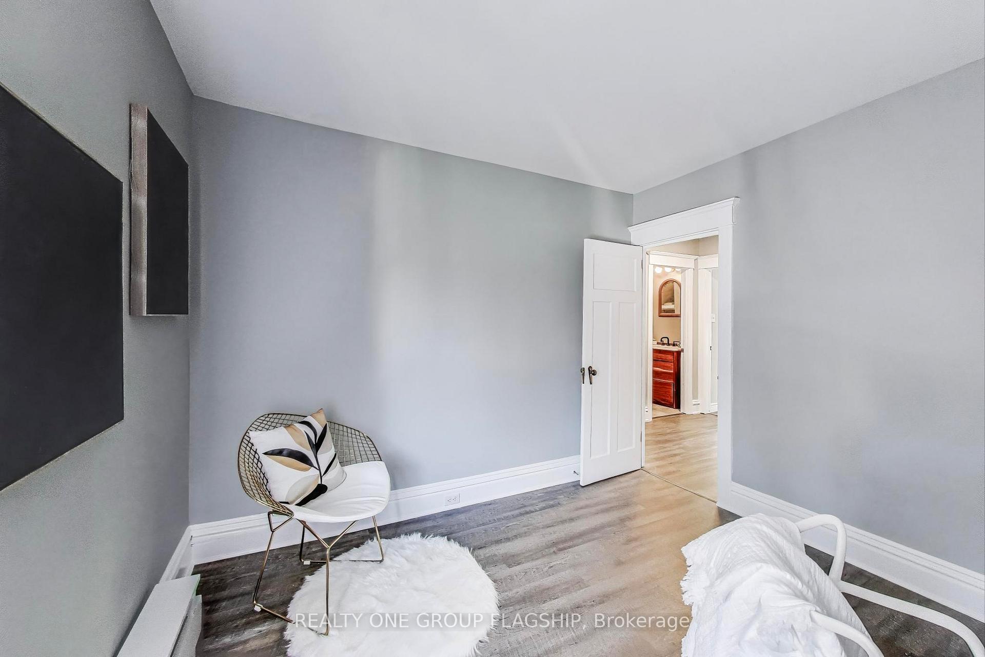 Photo 24 of 23 Rosslyn Avenue N, Hamilton, Crown Point — HOMEH