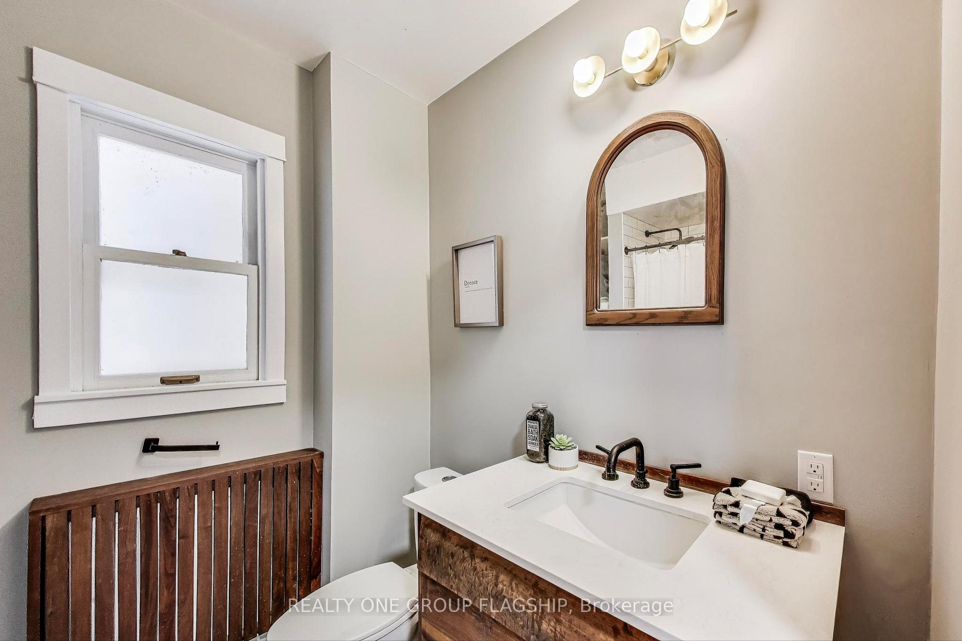 Photo 25 of 23 Rosslyn Avenue N, Hamilton, Crown Point — HOMEH